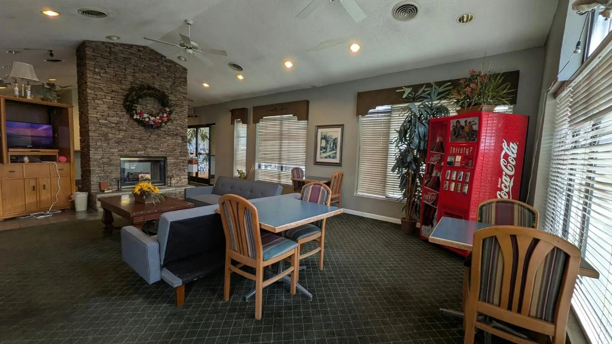 Restaurant/places to eat in Inn of Loudon