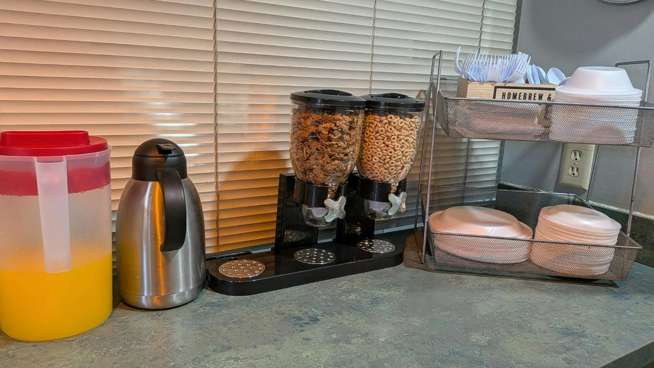 Breakfast in Inn of Loudon