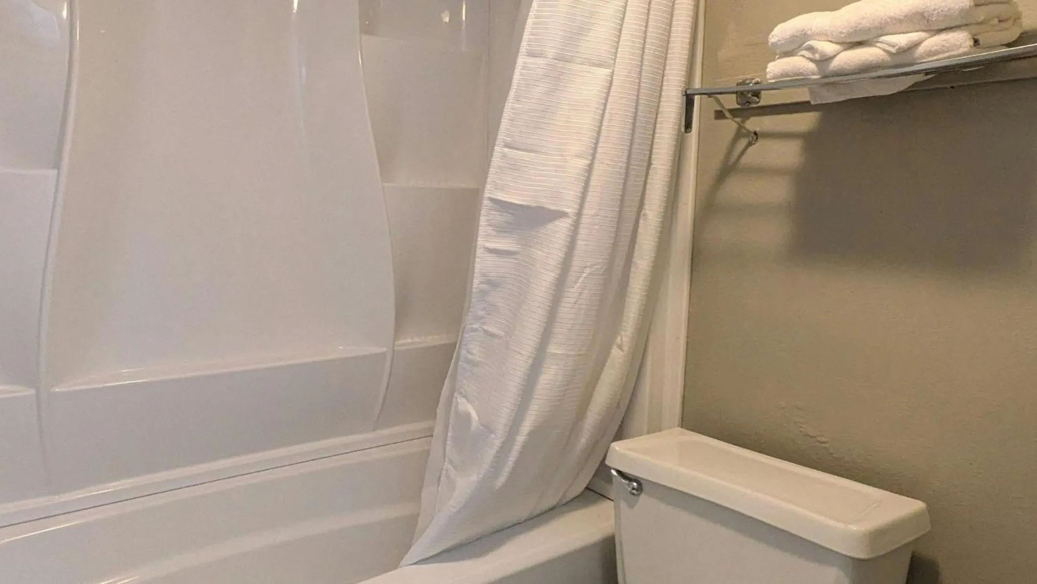 Bathroom in Inn of Loudon