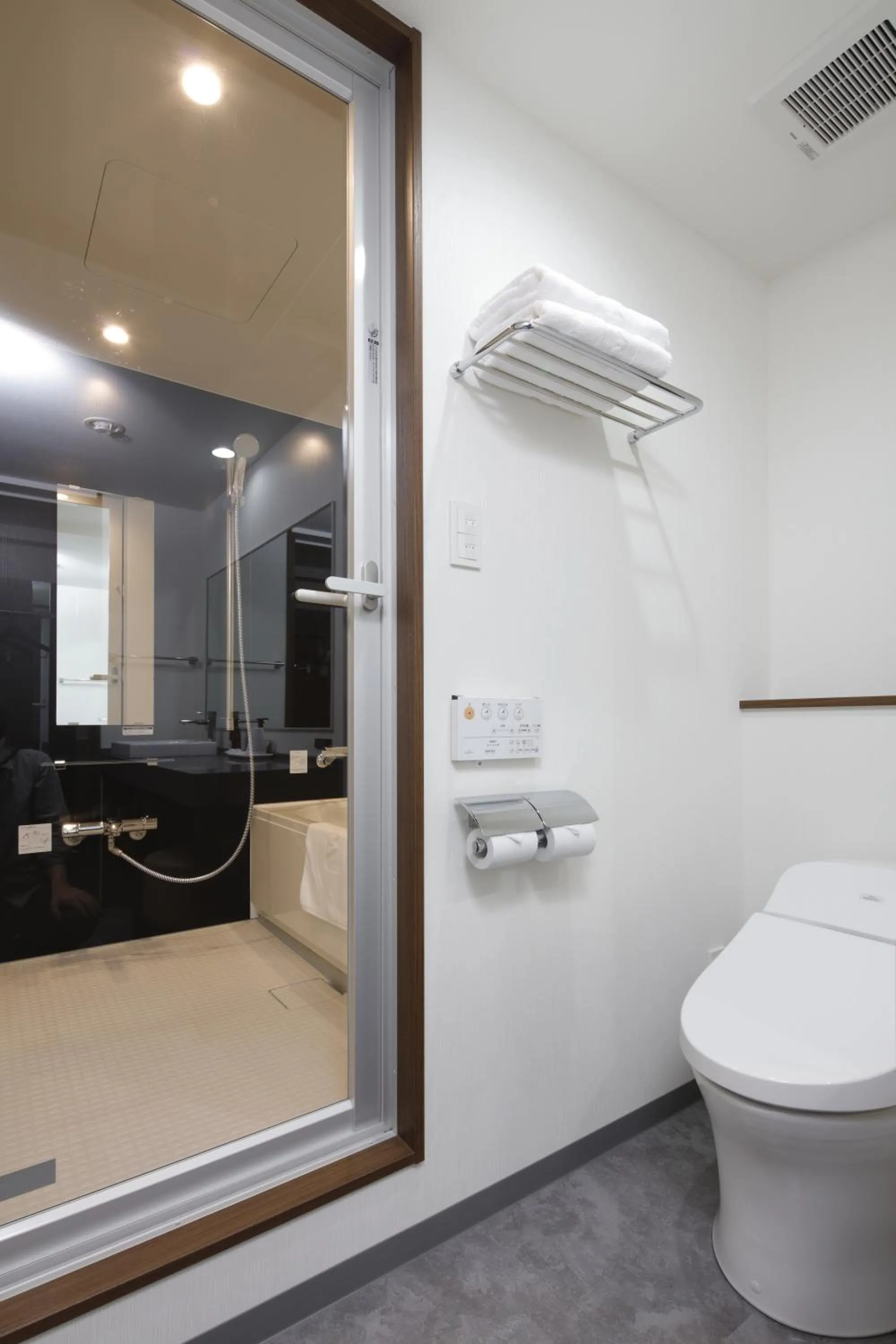 Bathroom in Rembrandt Style Yokohama Kannai