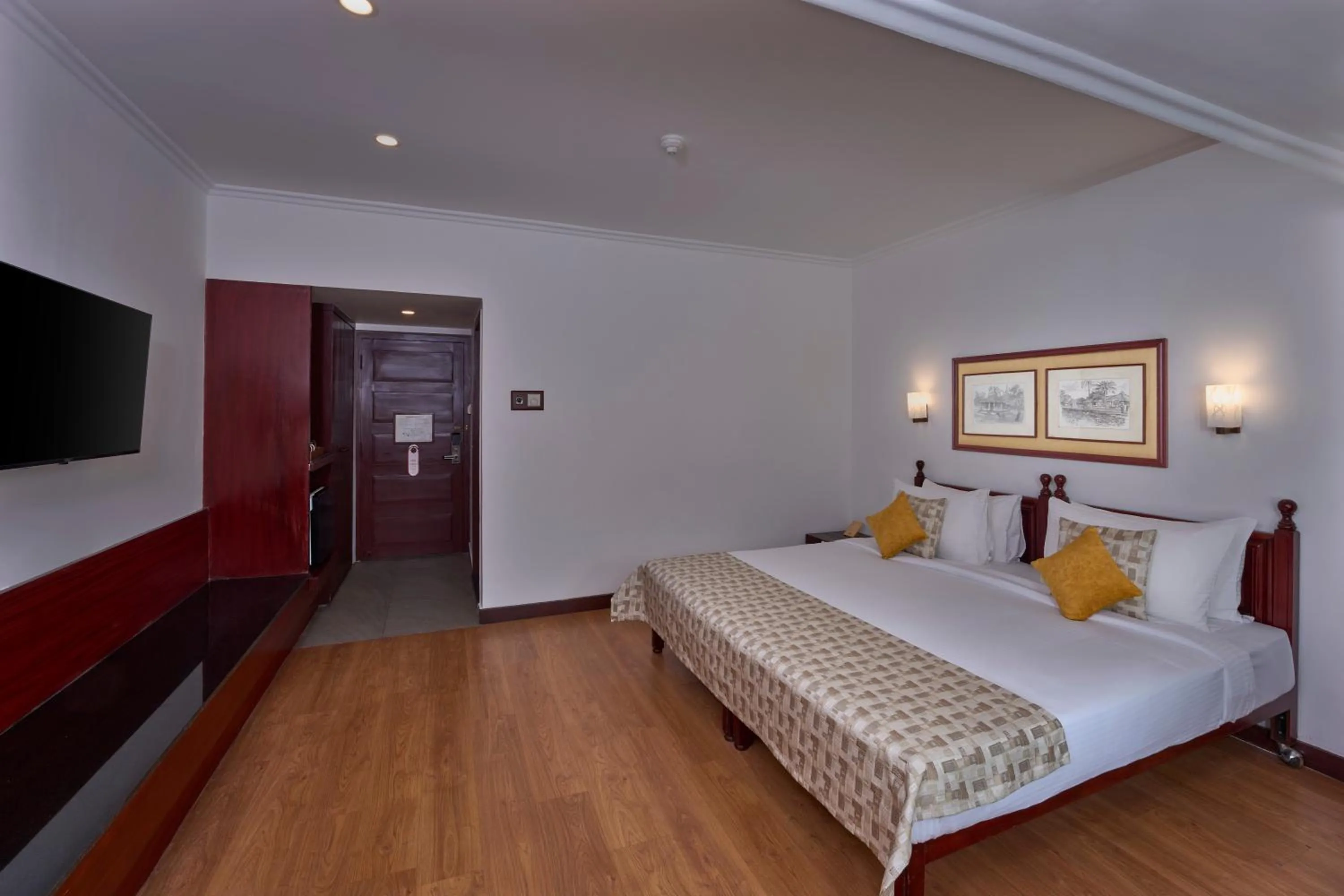 Photo of the whole room, Bed in Casino Hotel - CGH Earth, Cochin