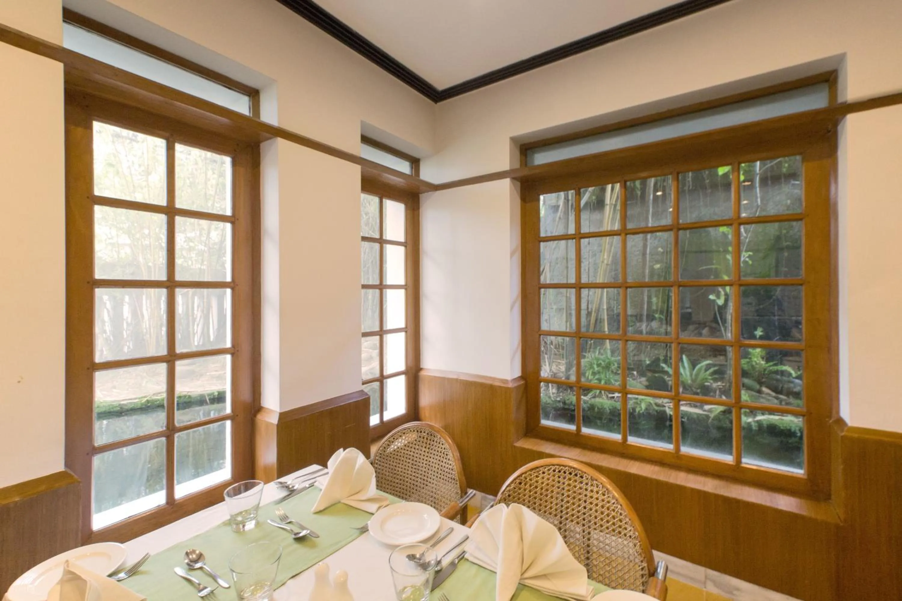 Restaurant/places to eat in Casino Hotel - CGH Earth, Cochin