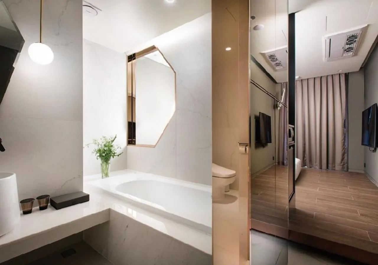 Bathroom in Park Marine Hotel