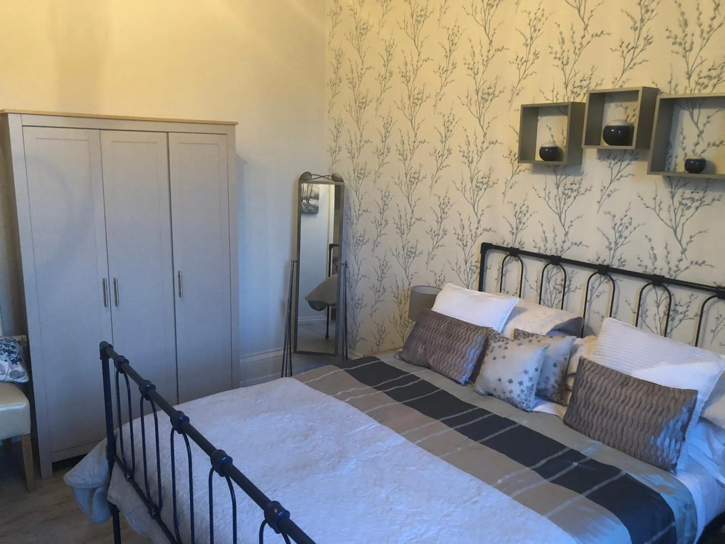 Bed in The Arrandale Hotel