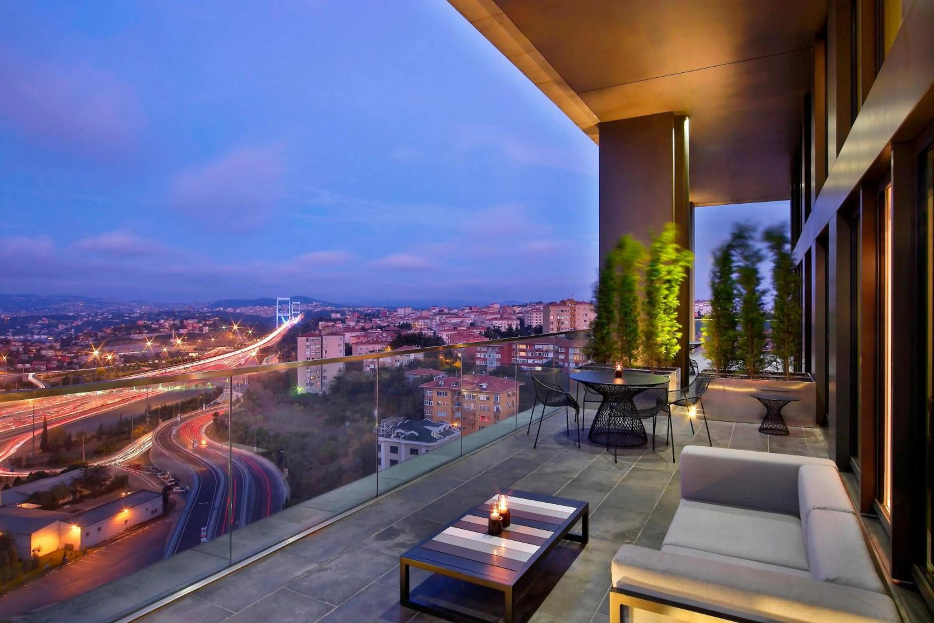 Lounge or bar in Le Meridien Istanbul Etiler