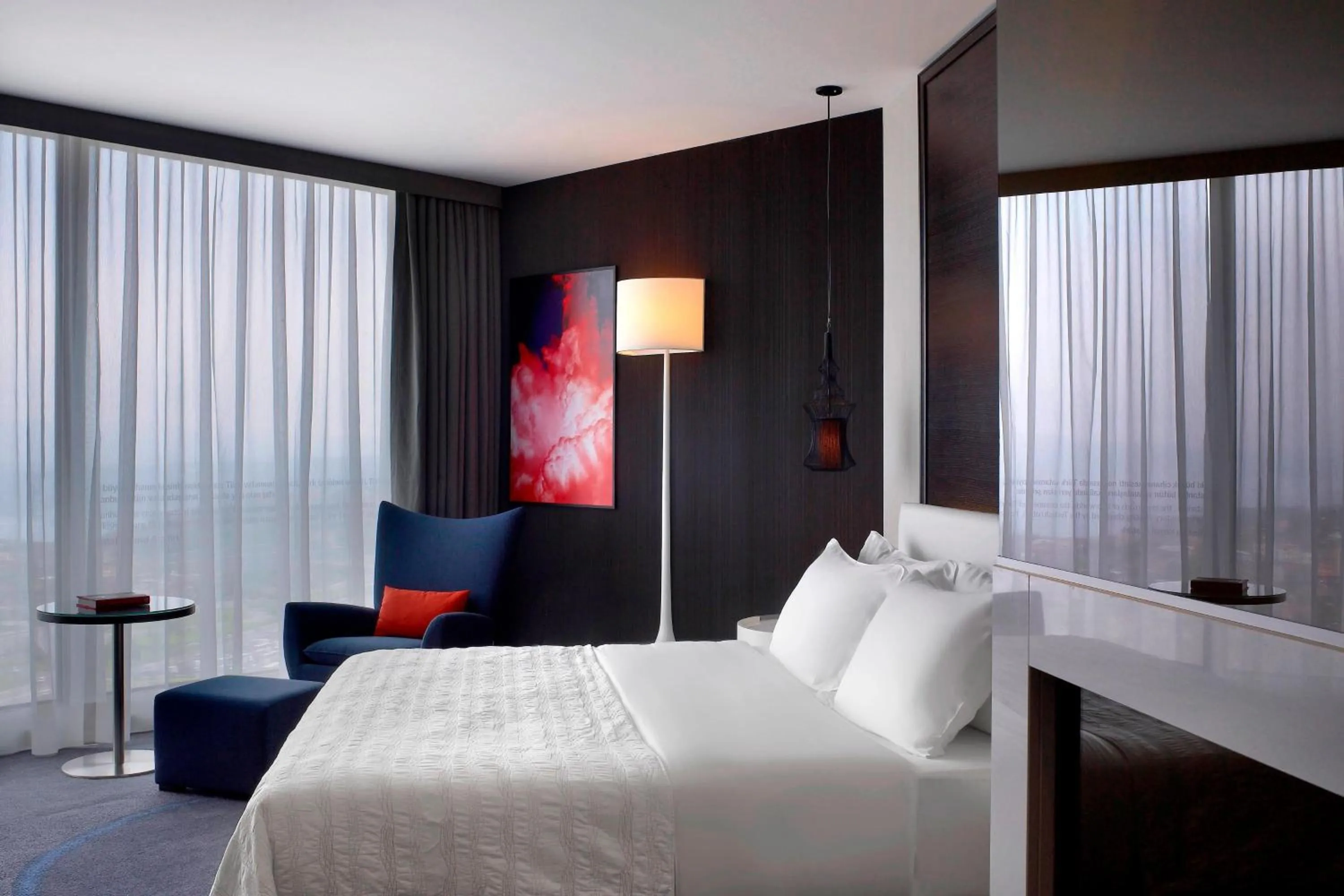 Photo of the whole room, Bed in Le Meridien Istanbul Etiler