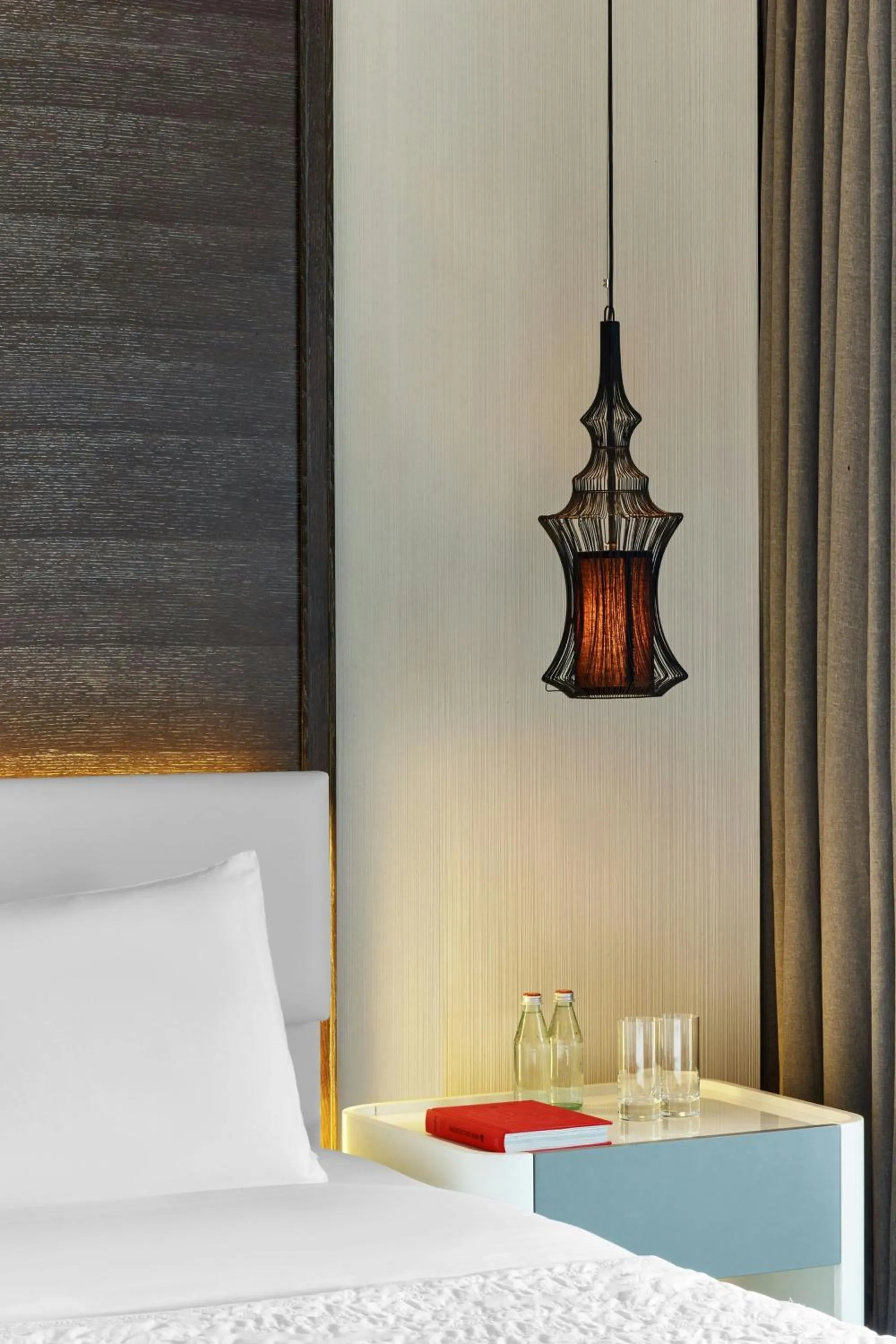 Photo of the whole room, Bed in Le Meridien Istanbul Etiler