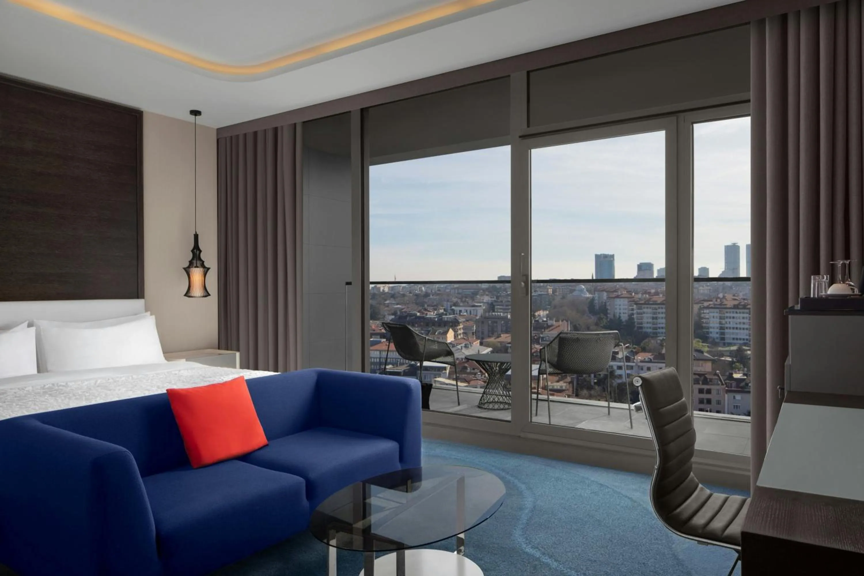 Photo of the whole room in Le Meridien Istanbul Etiler