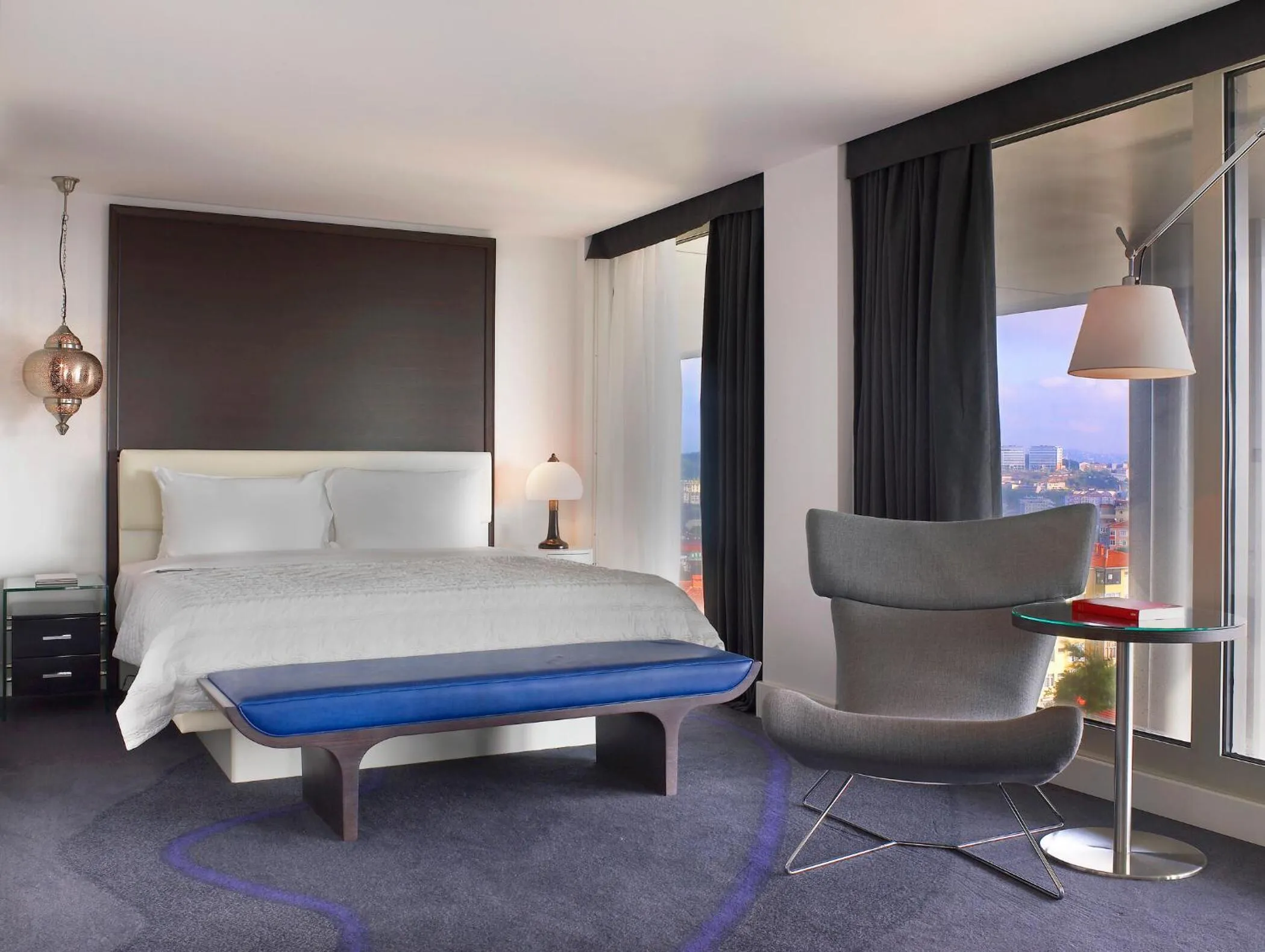 Bedroom, Bed in Le Meridien Istanbul Etiler