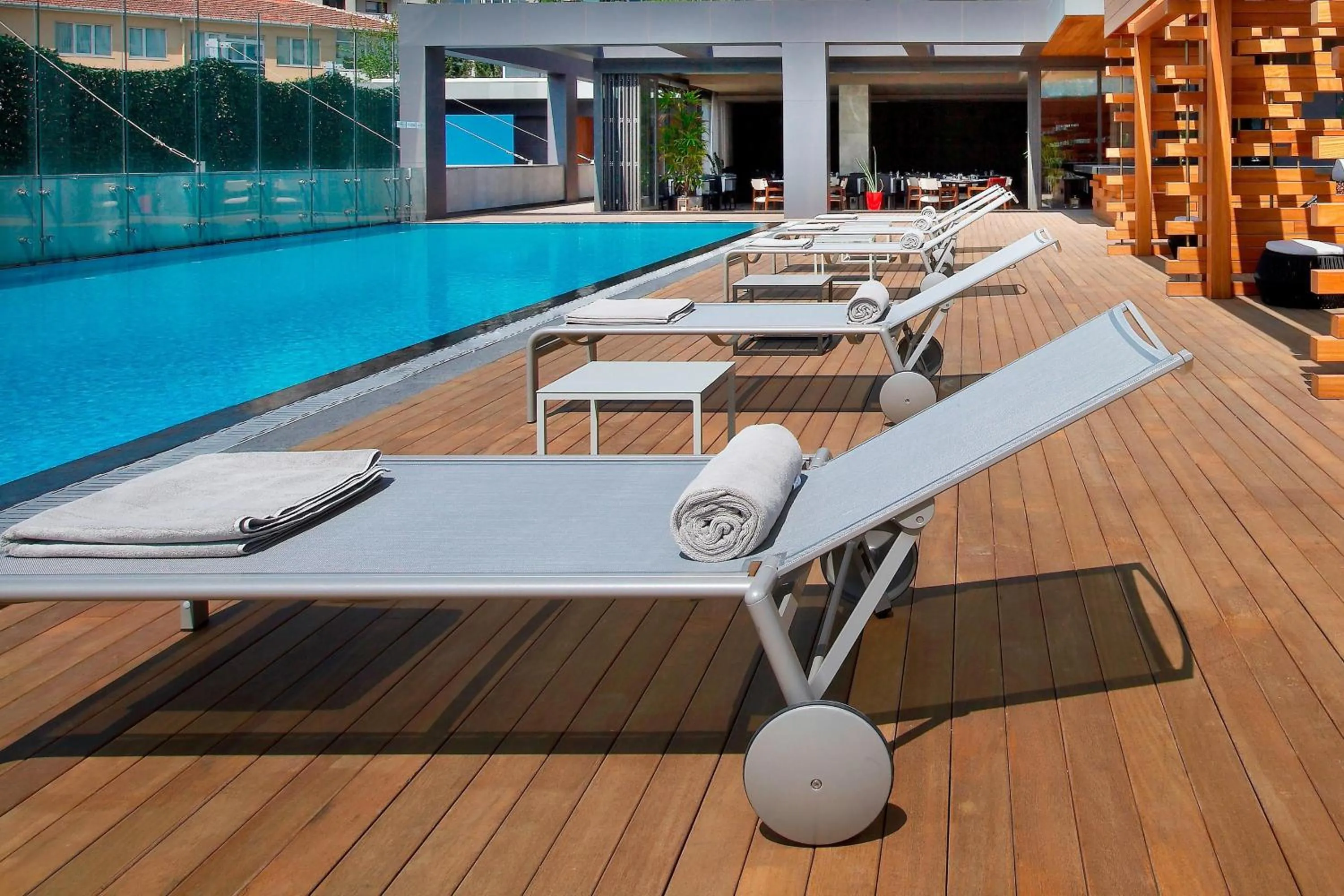 Swimming pool in Le Meridien Istanbul Etiler