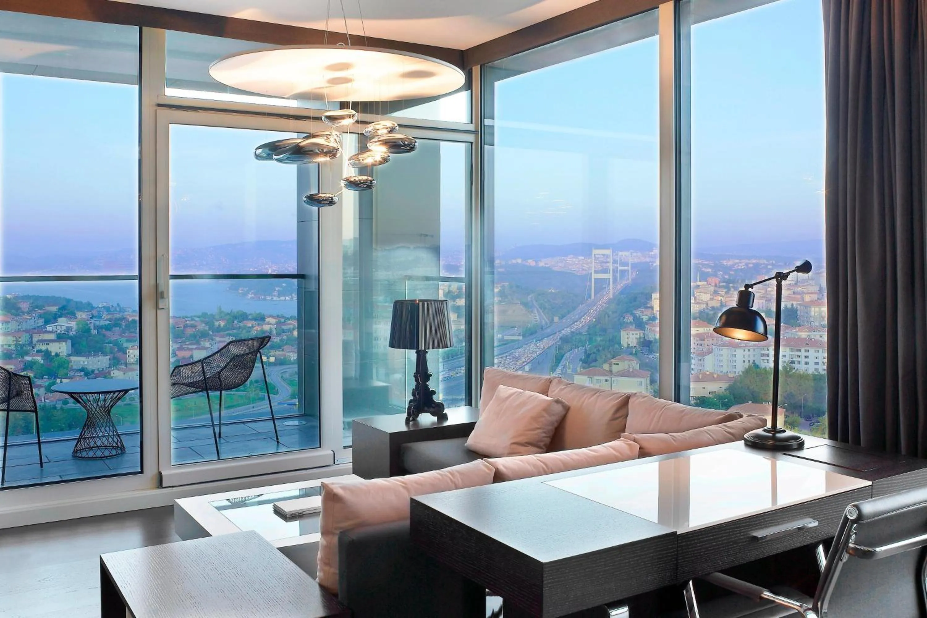 Living room in Le Meridien Istanbul Etiler