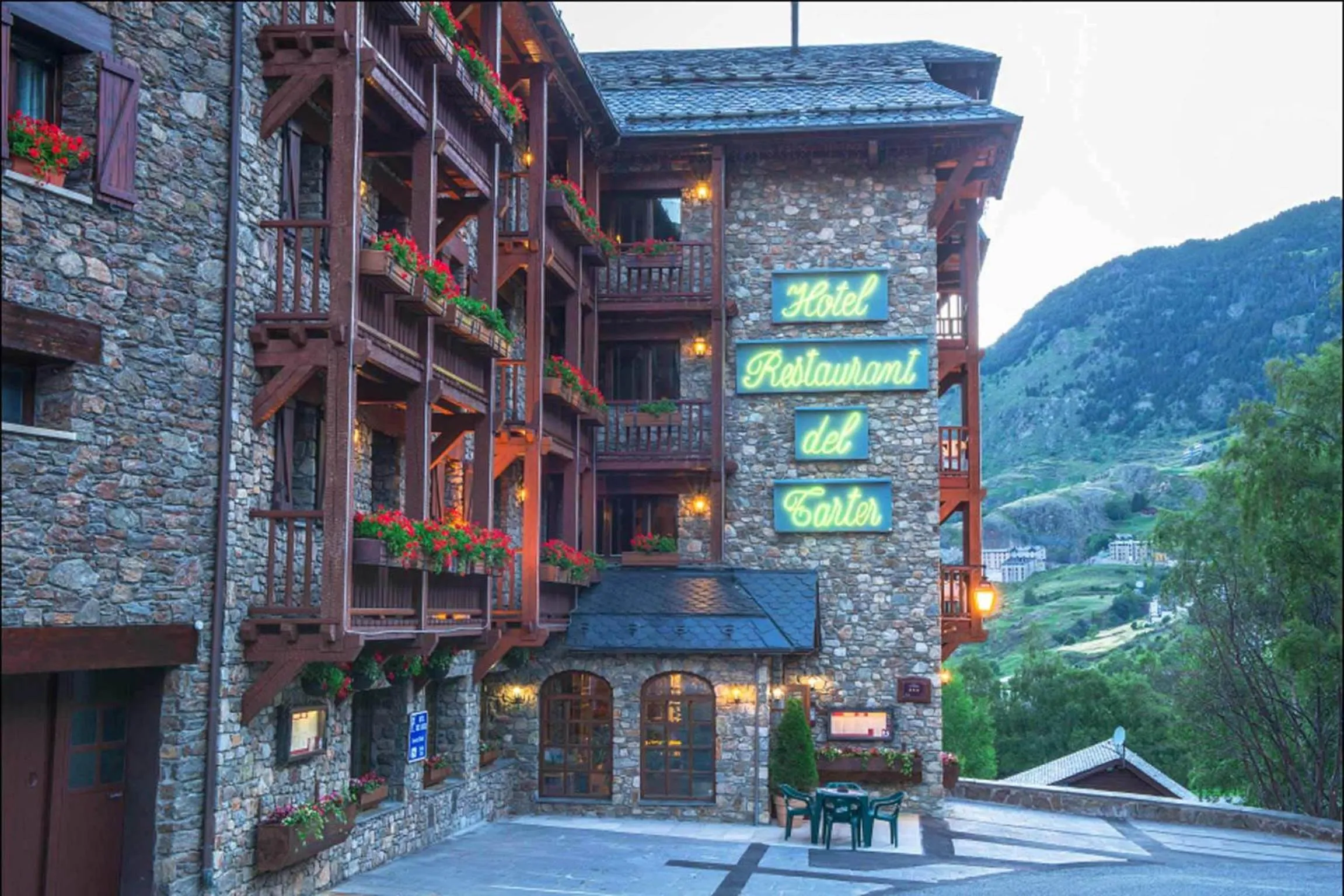 Property logo or sign in Hotel del Tarter