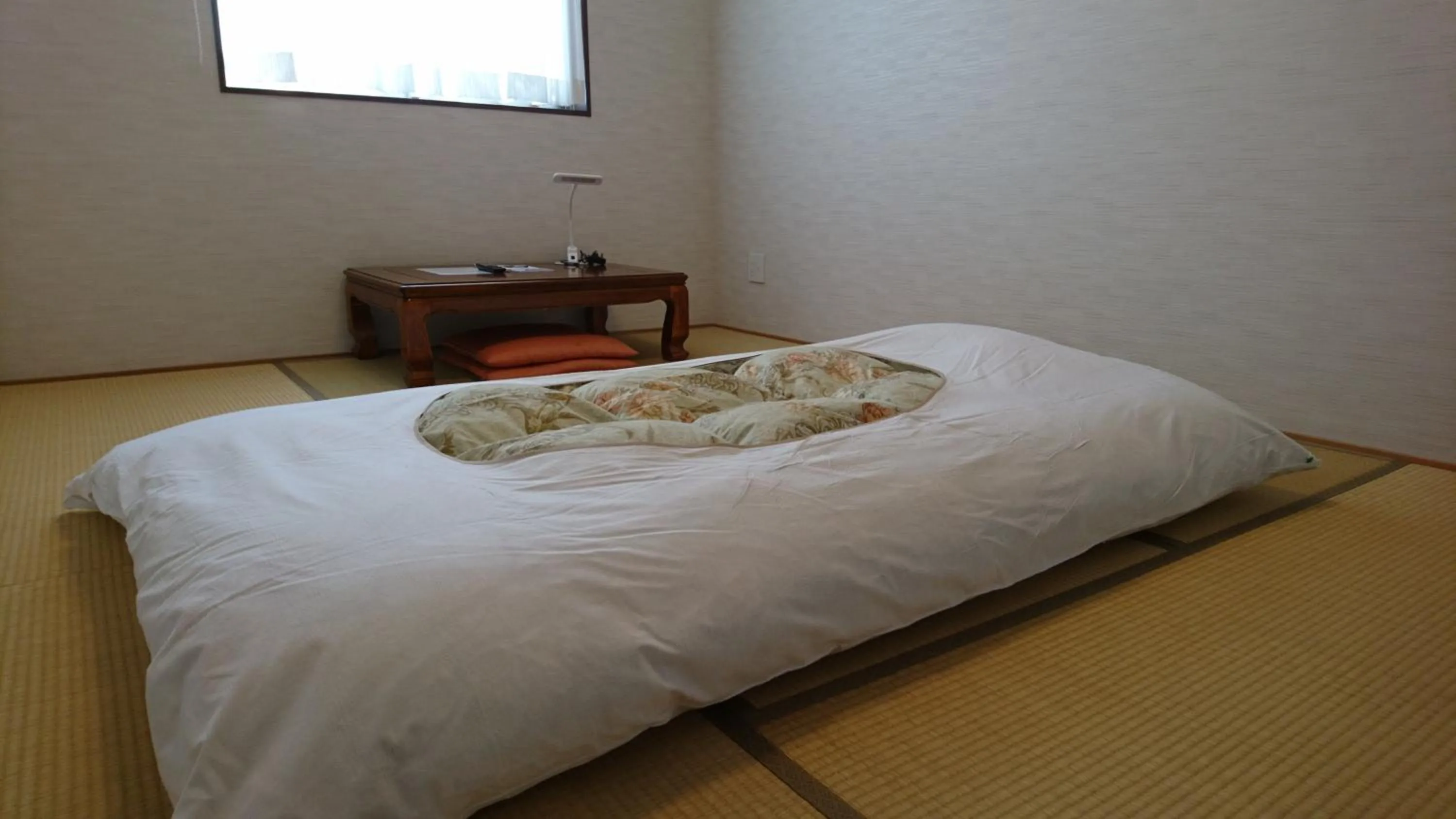Photo of the whole room, Bed in Hotel Taiheiyo