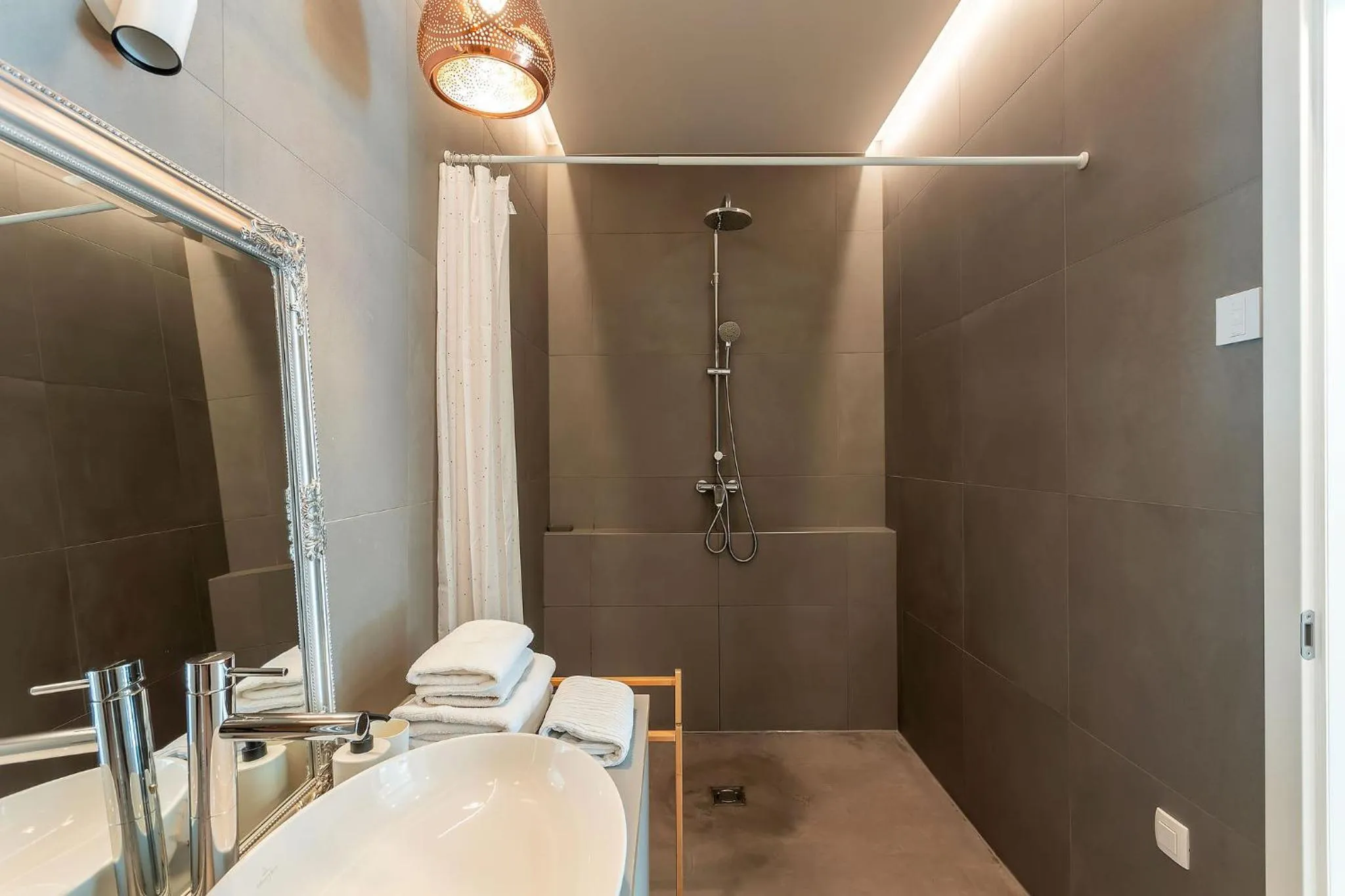 Bathroom in Pekarna apartments