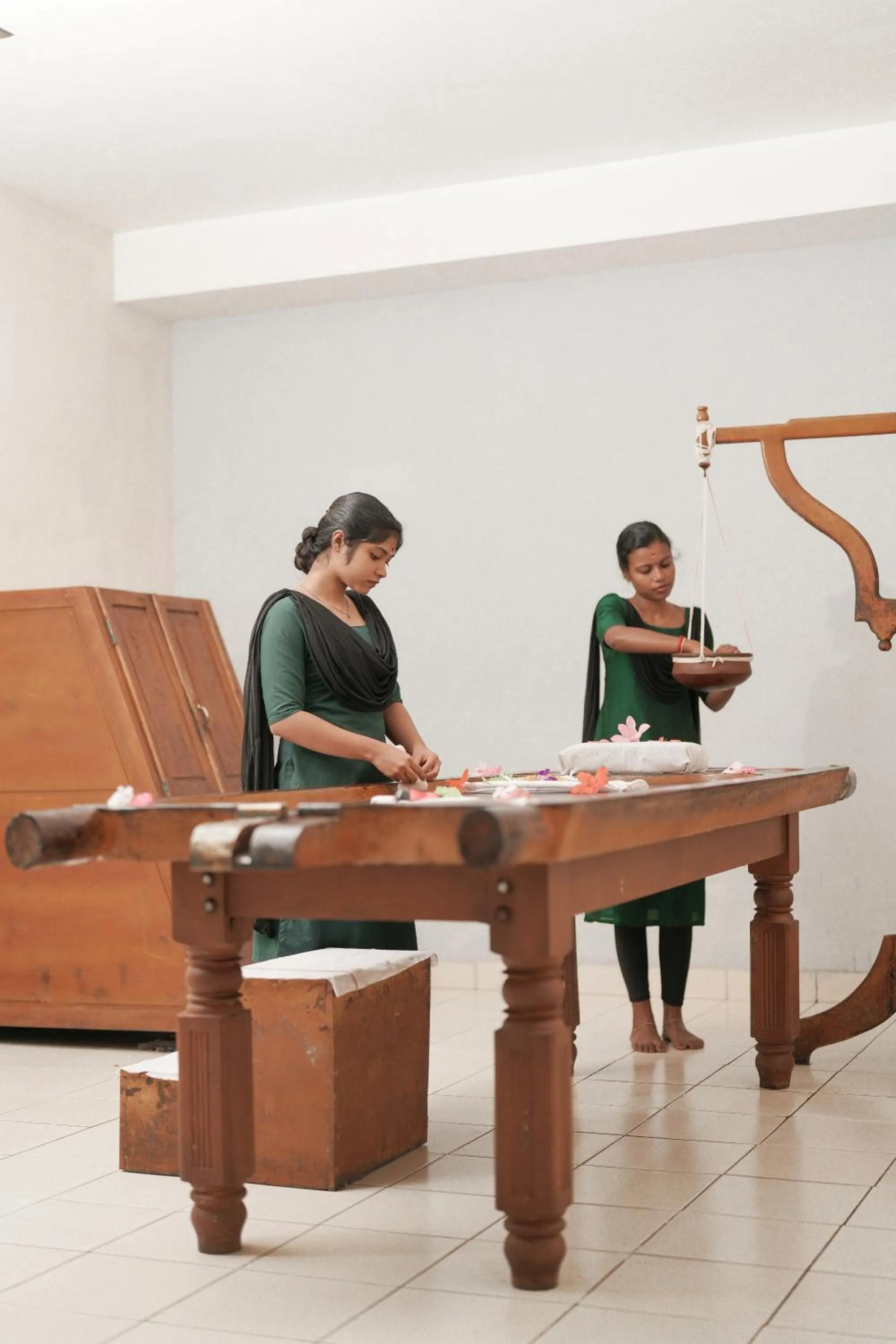 Staff in Eastend Munnar