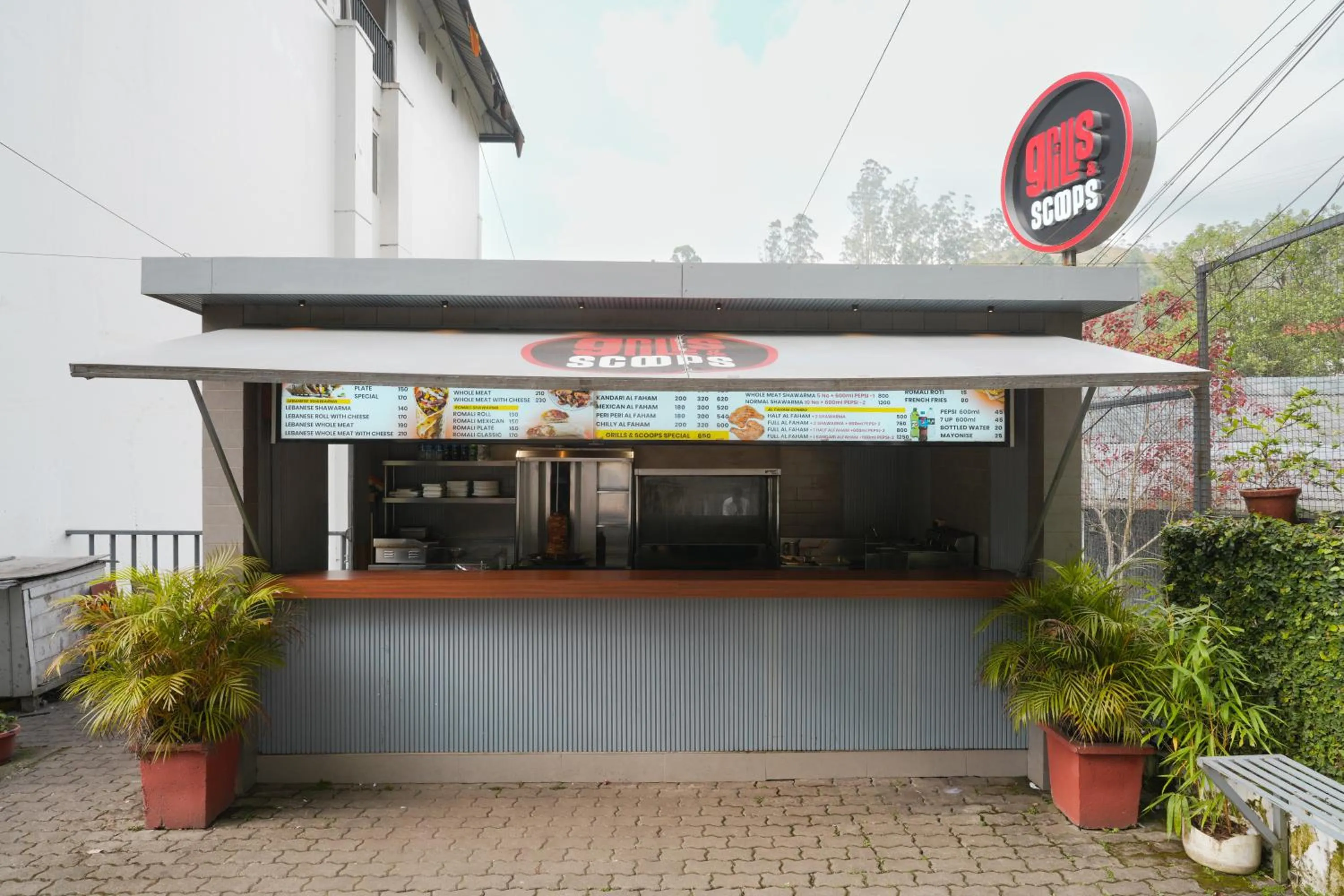 Restaurant/places to eat in Eastend Munnar