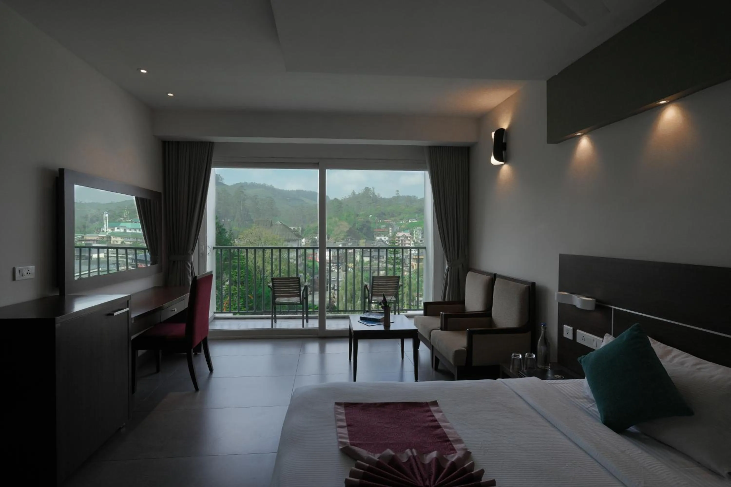 Bed in Eastend Munnar