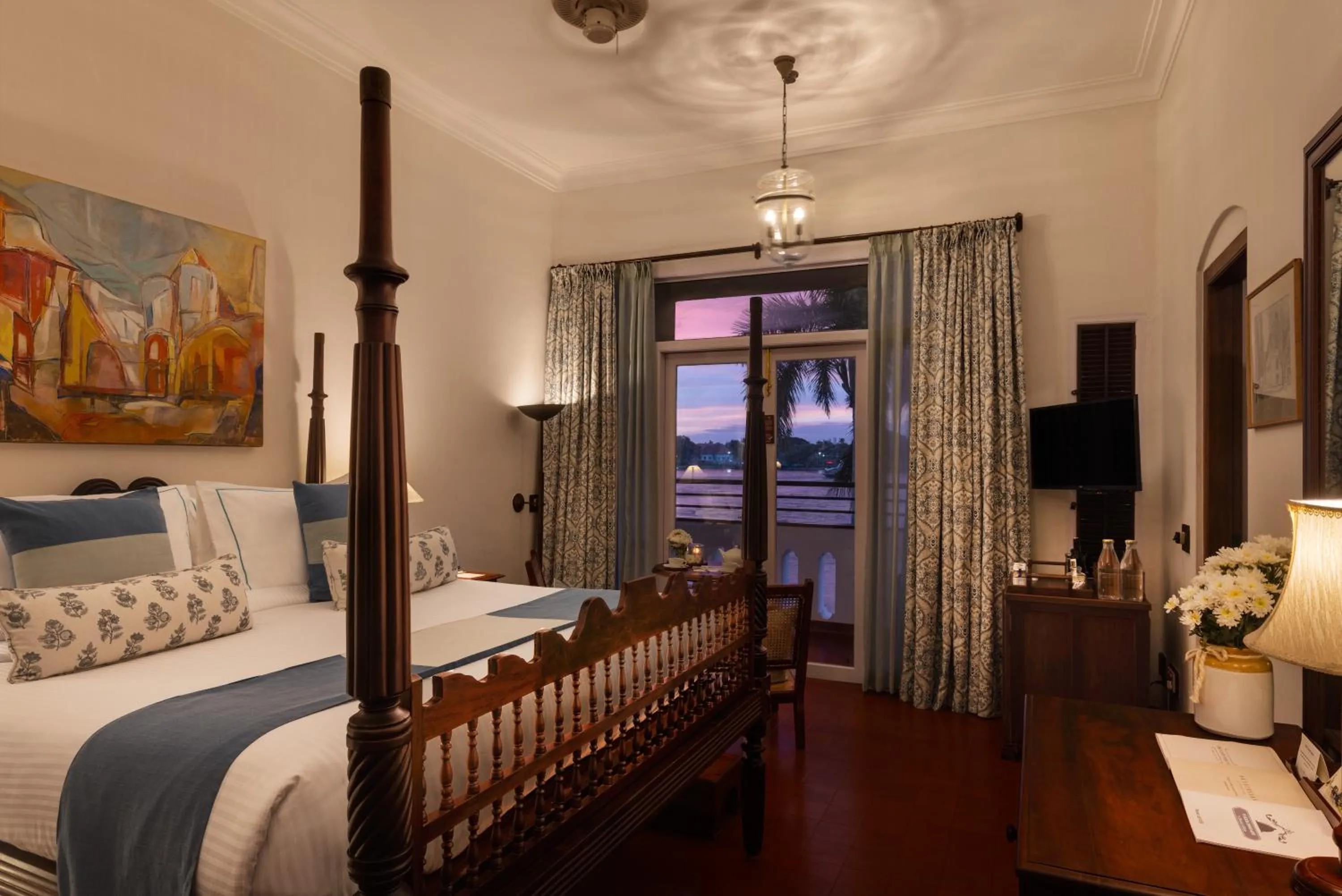 Bed in Brunton Boatyard - A CGH Earth Experience