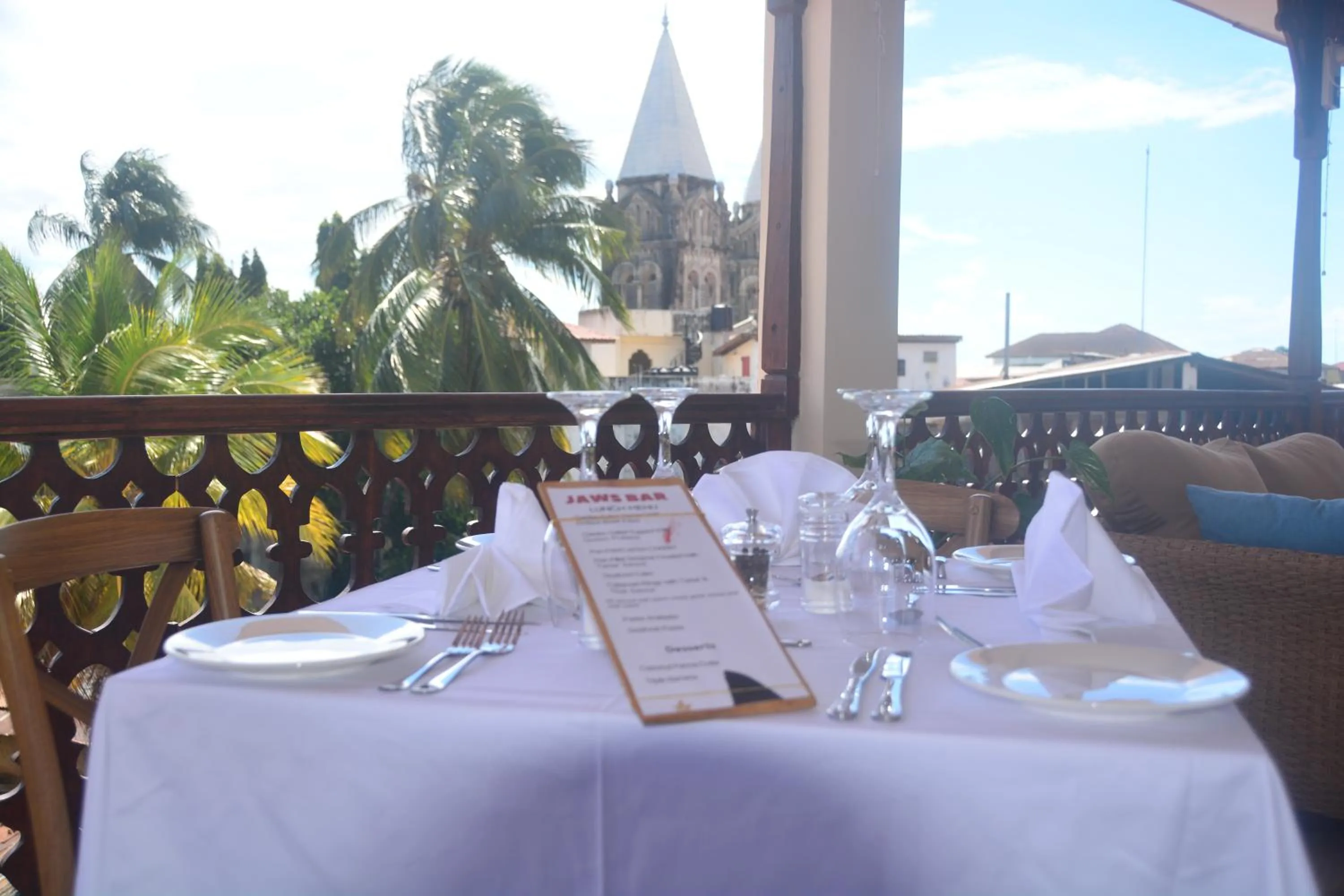 Restaurant/places to eat in Spice Palace Hotel