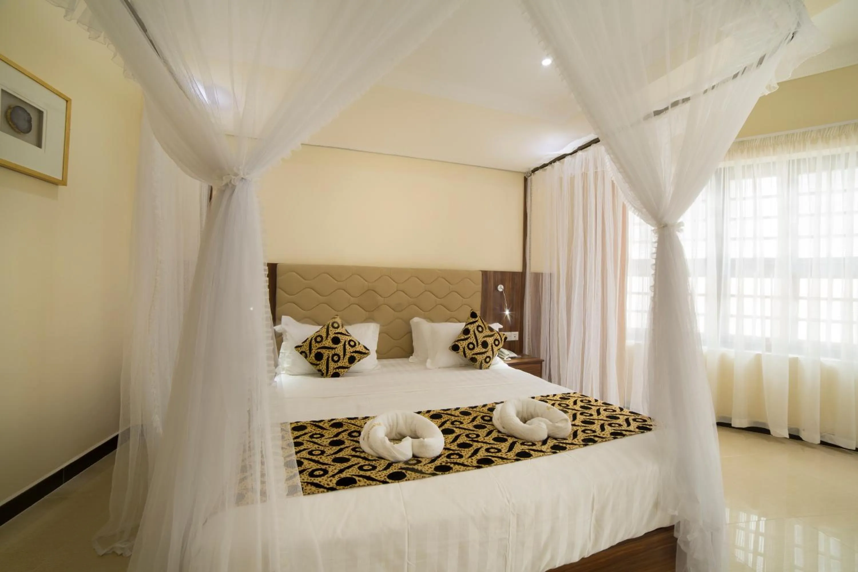 Photo of the whole room, Bed in Spice Palace Hotel