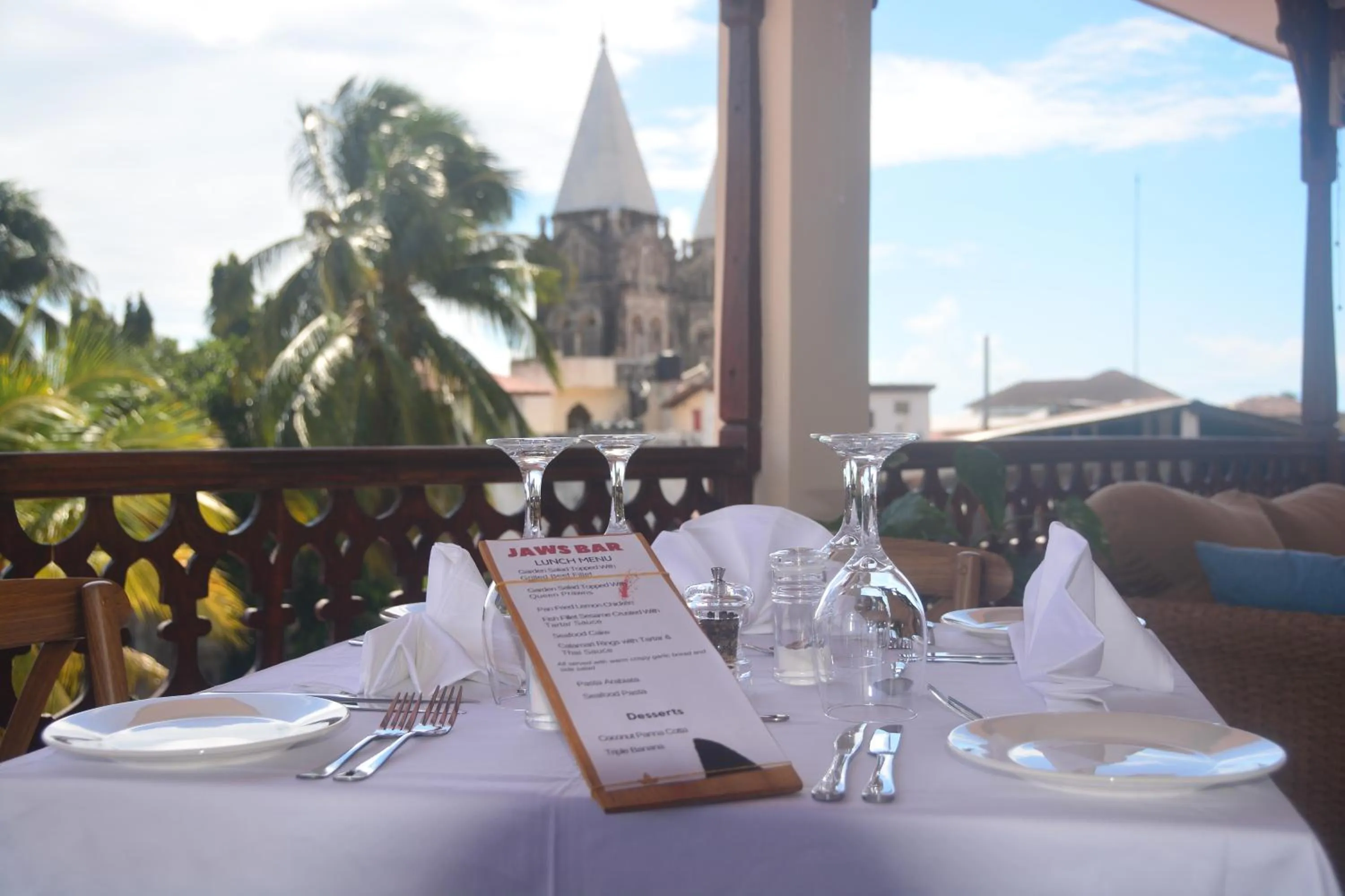 Restaurant/places to eat in Spice Palace Hotel