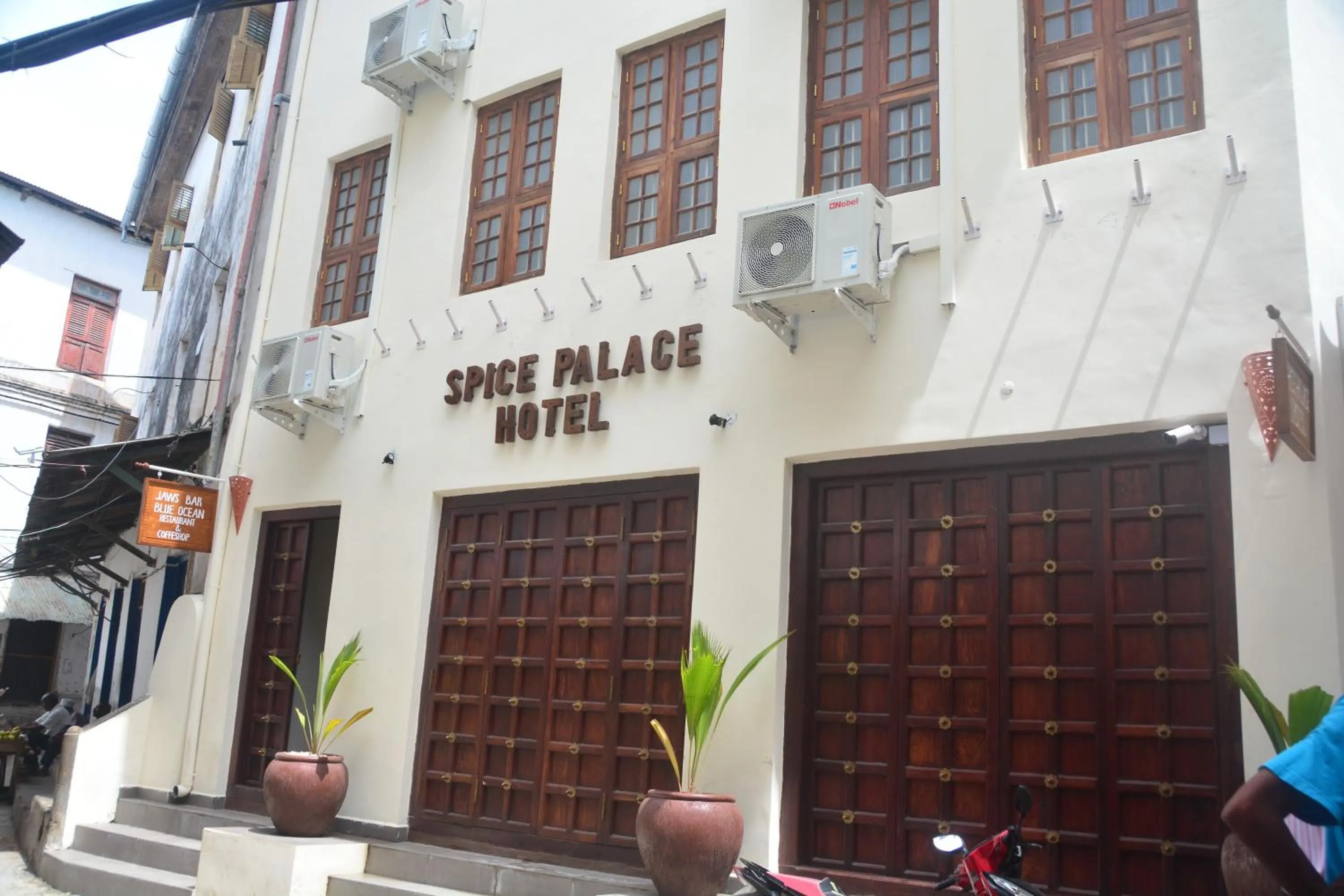 Facade/entrance in Spice Palace Hotel