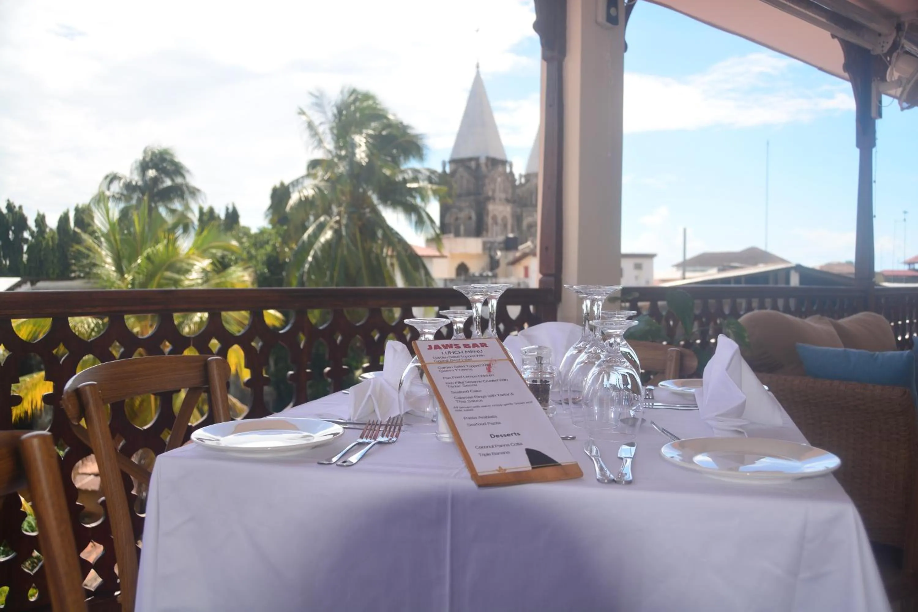 Restaurant/places to eat in Spice Palace Hotel