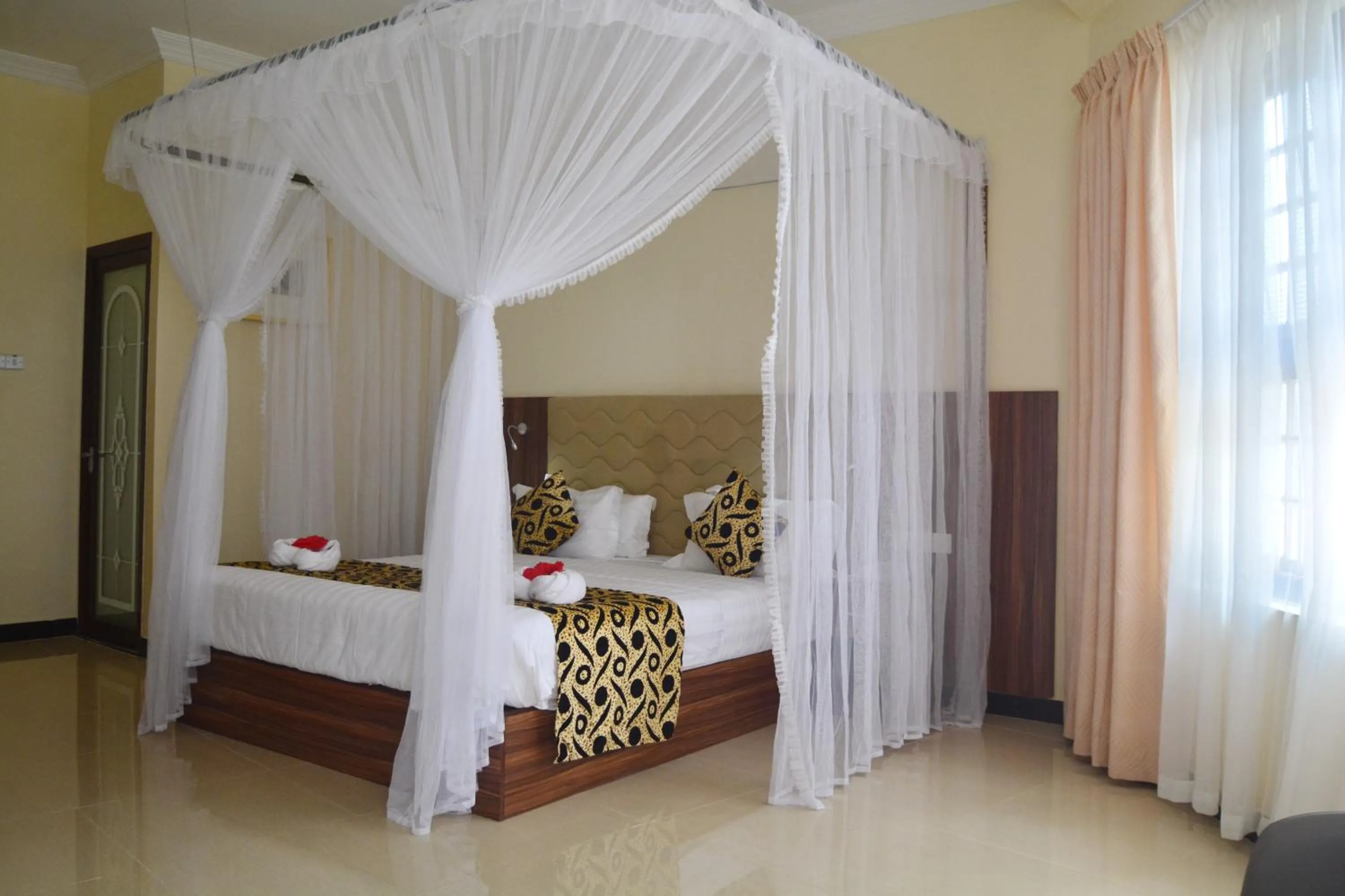 Photo of the whole room, Bed in Spice Palace Hotel