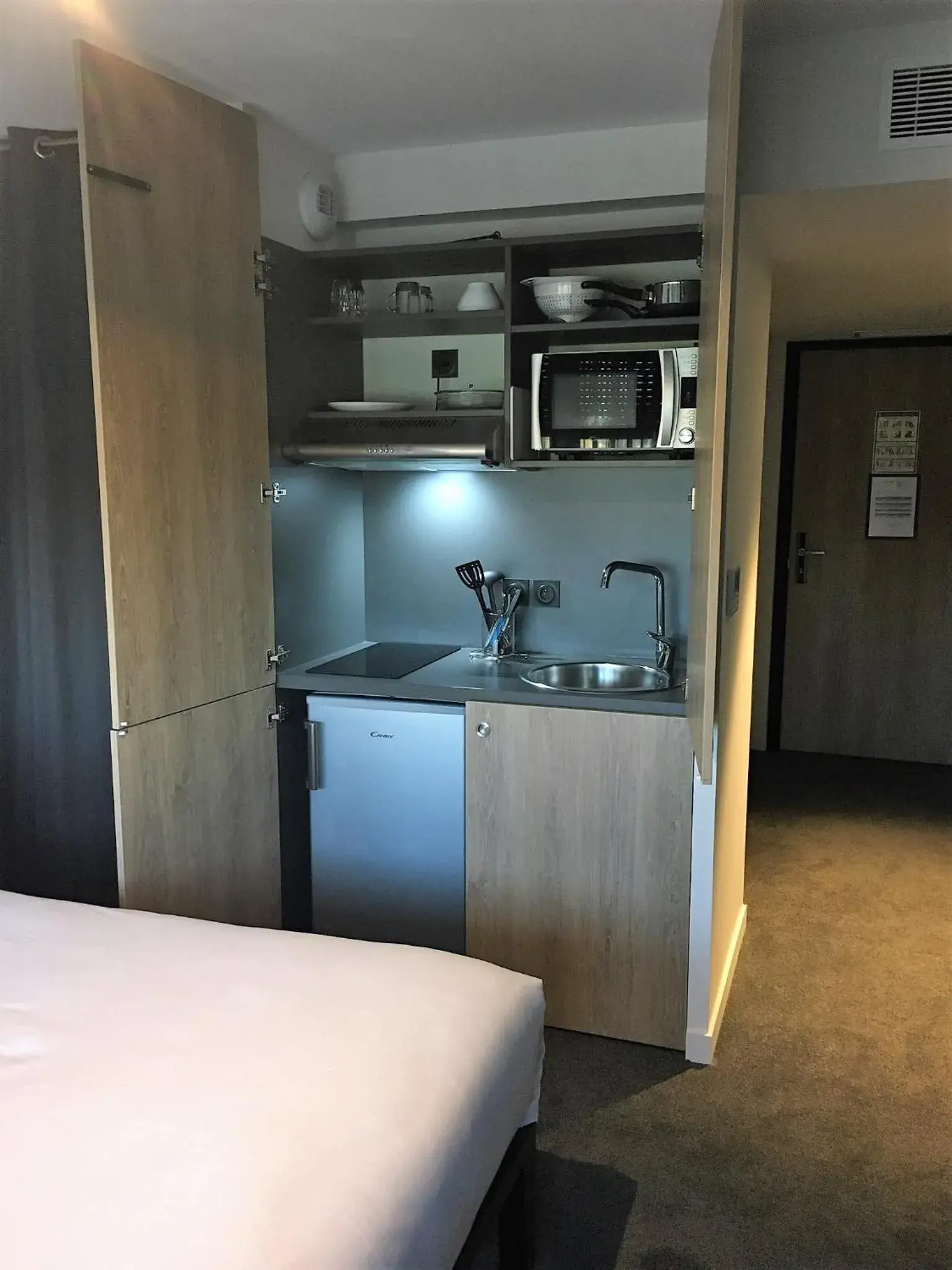 Comfort room with Kitchenette in Hotel Enight Comfort room with Kitchenette in Hotel Enight