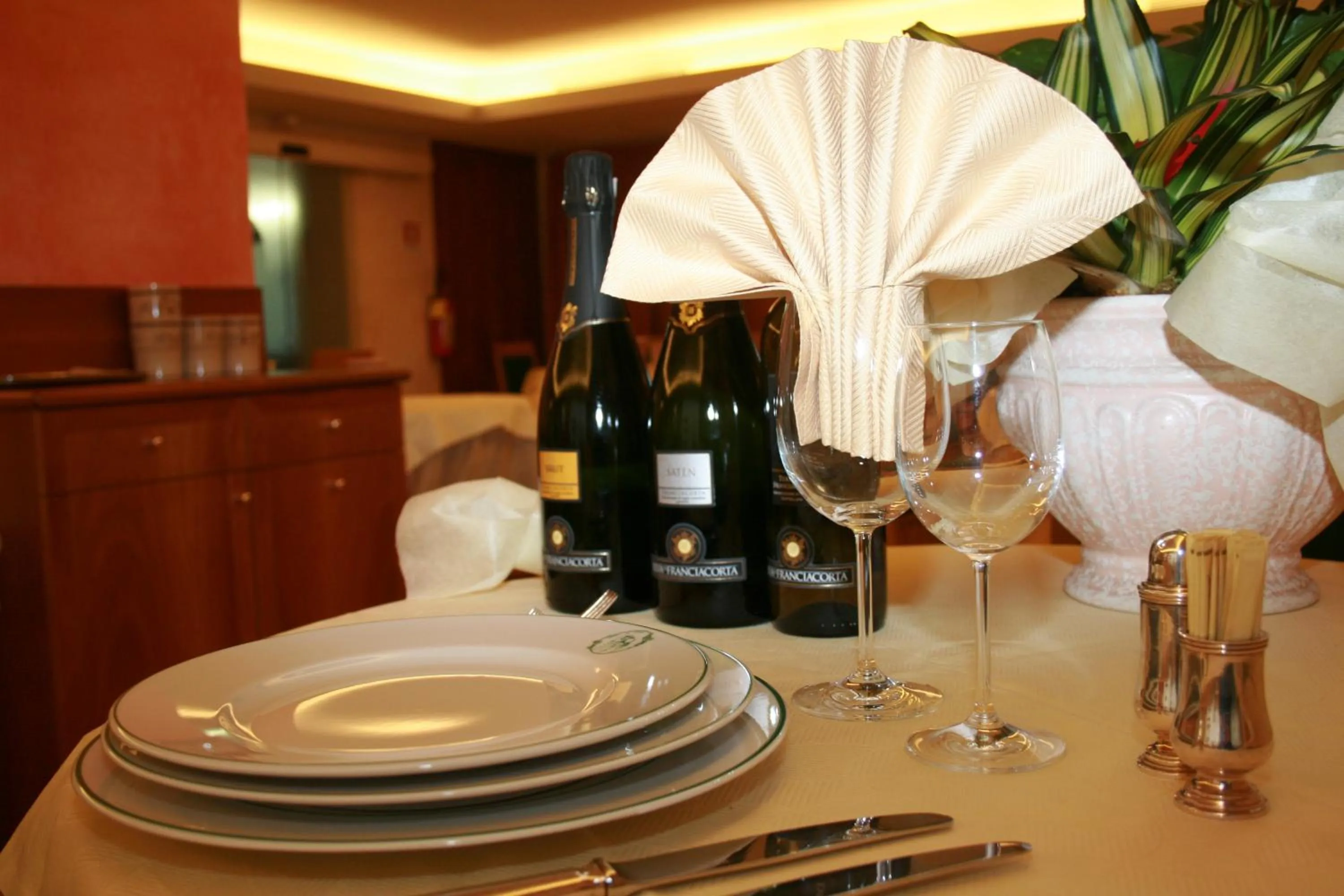 Restaurant/places to eat in La Fonte Hotel