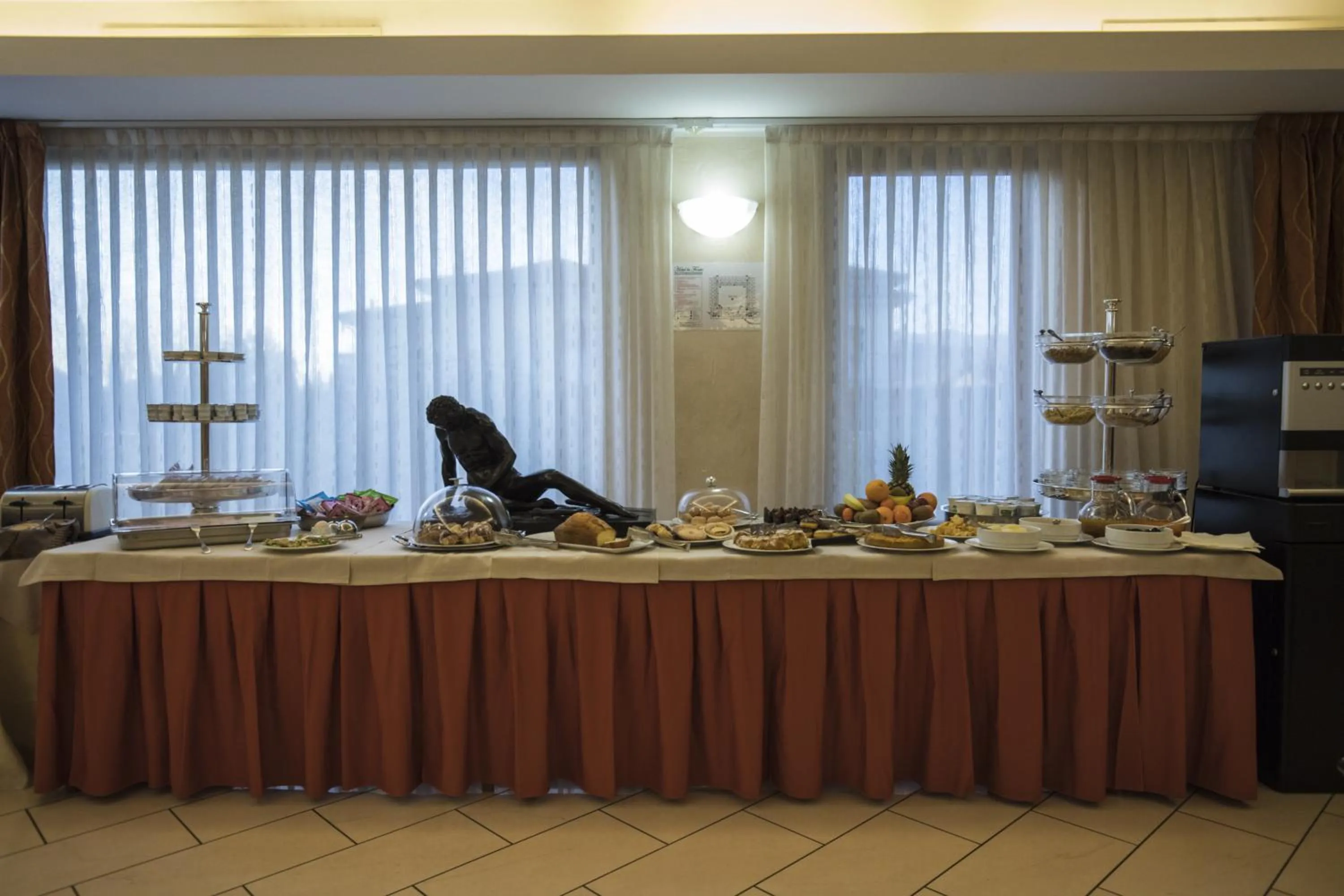 Restaurant/places to eat in La Fonte Hotel