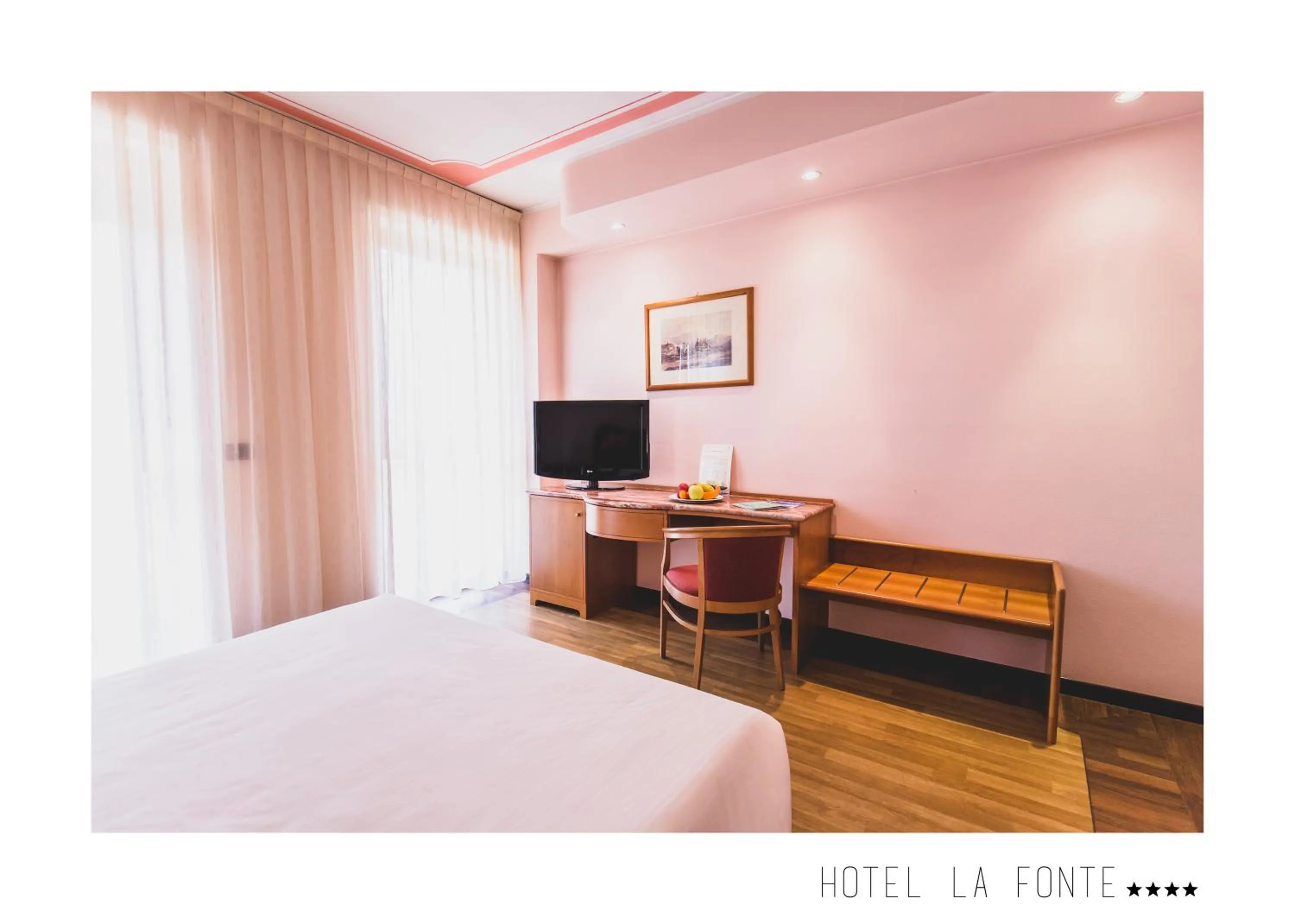 Bedroom, Bed in La Fonte Hotel