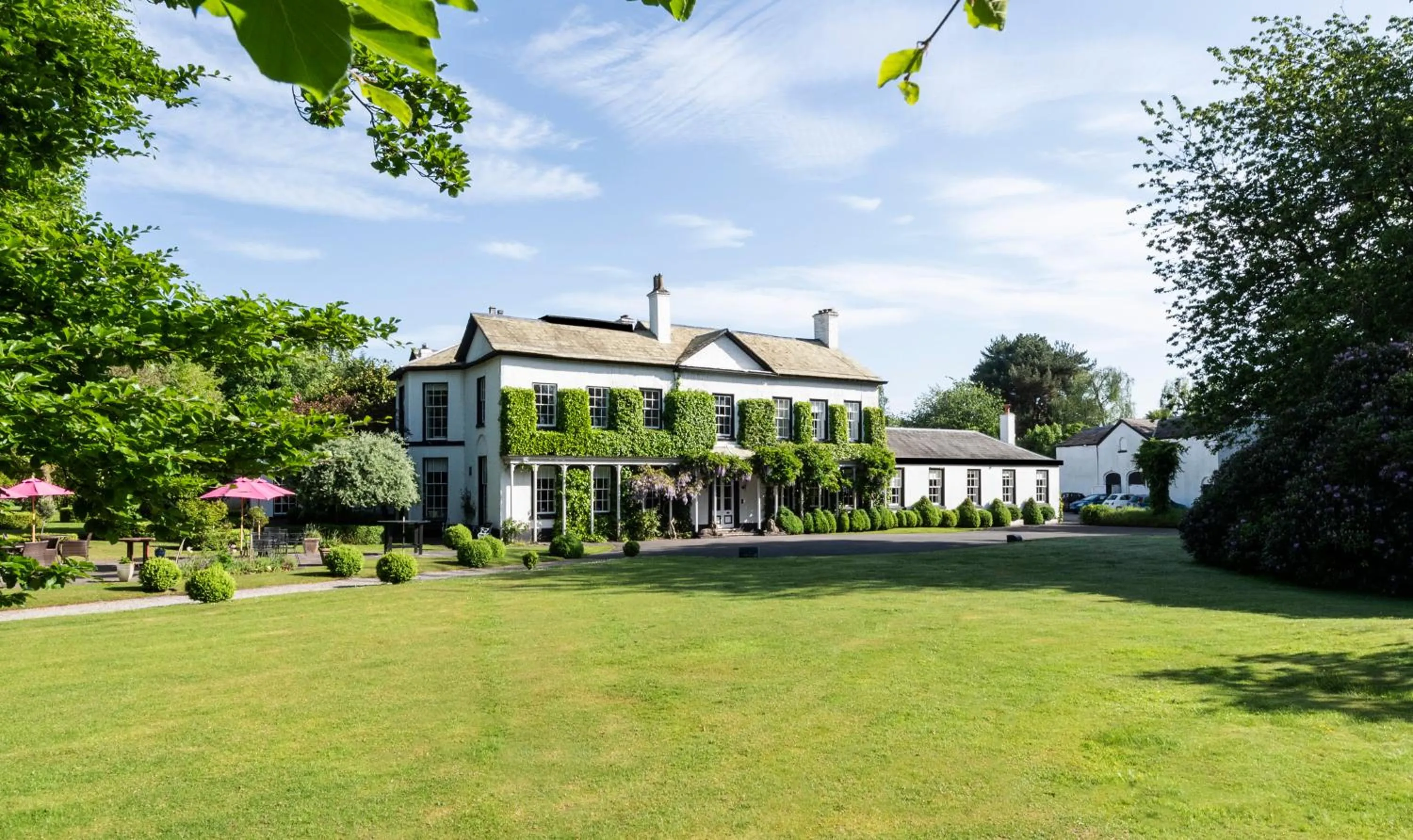 Property building in Statham Lodge Hotel