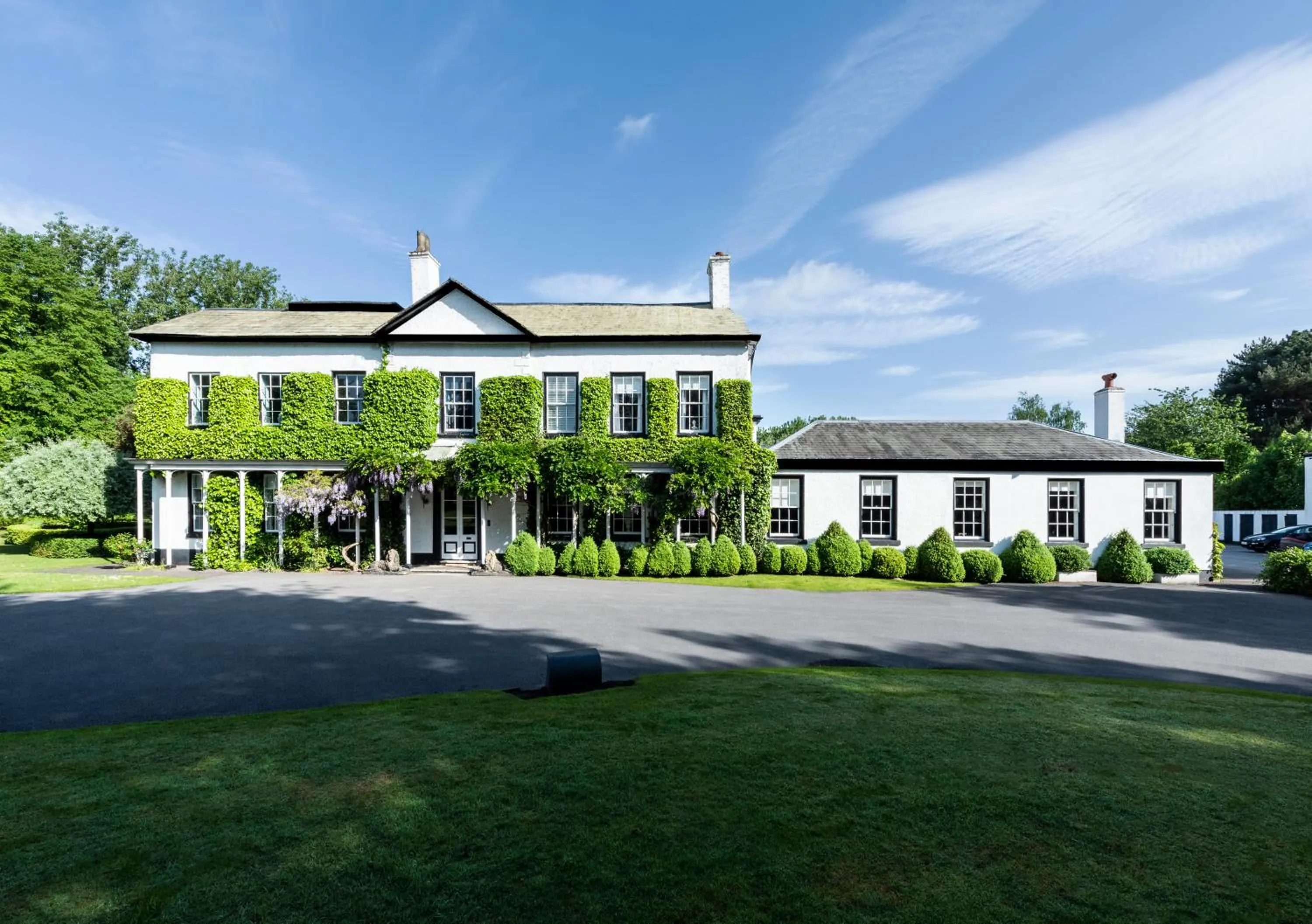 Property building in Statham Lodge Hotel