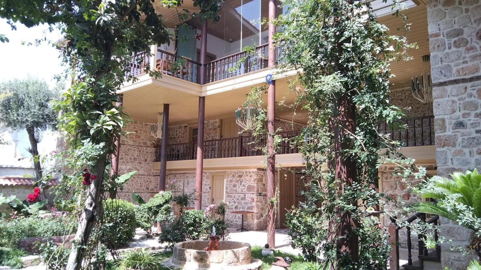 Property building in Puding Hotel