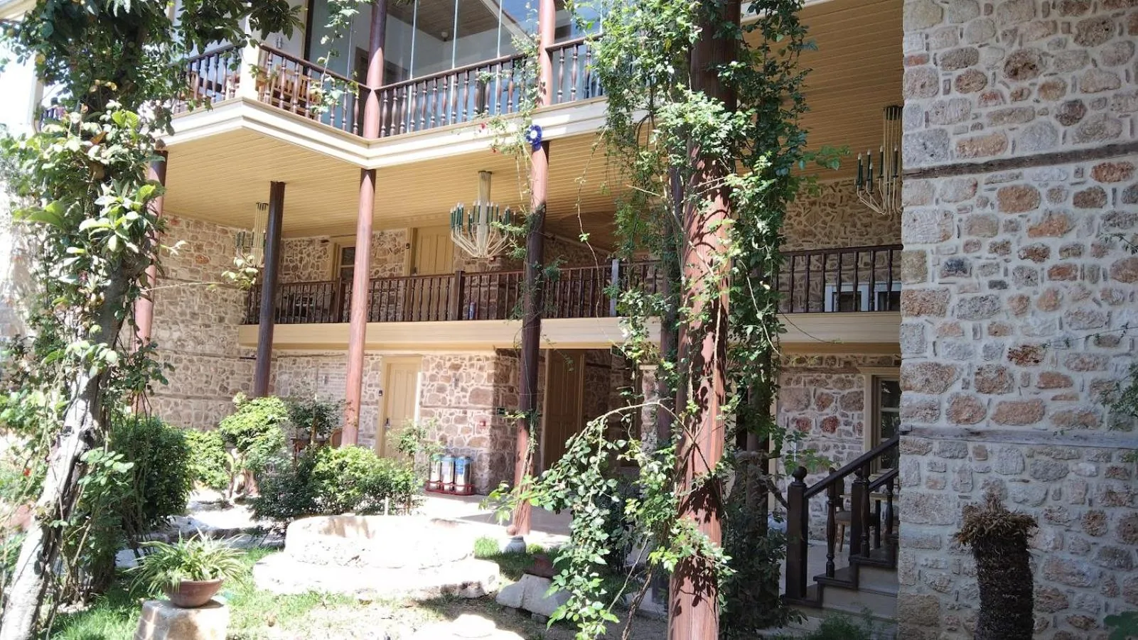 Property building in Puding Hotel