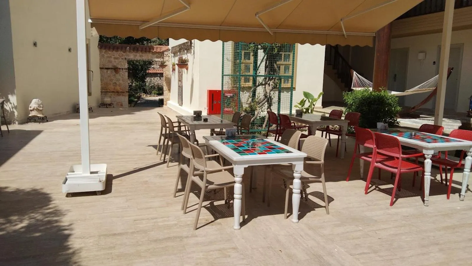 Property building in Puding Hotel