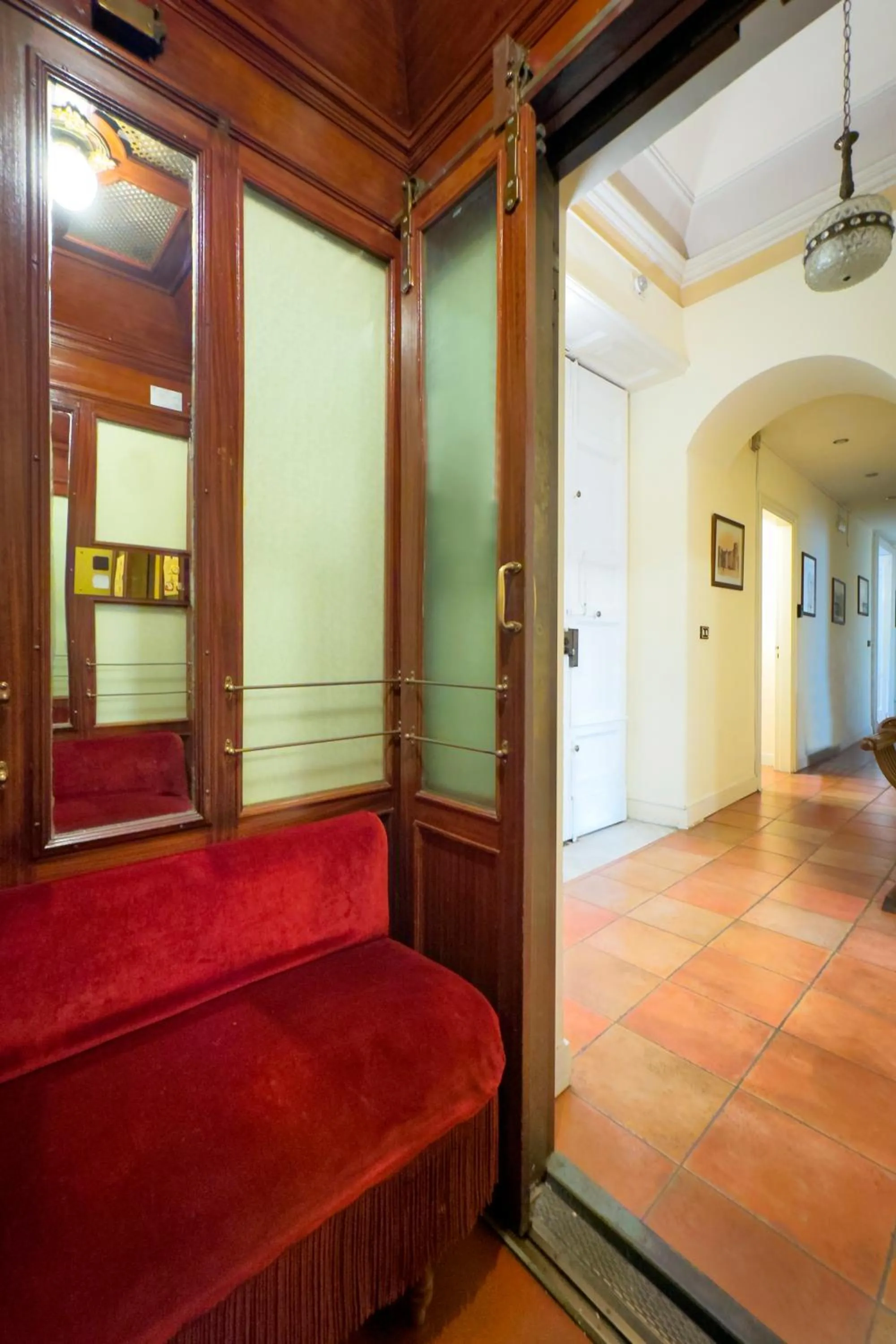 elevator, Bed in Antica Dimora Caruso
