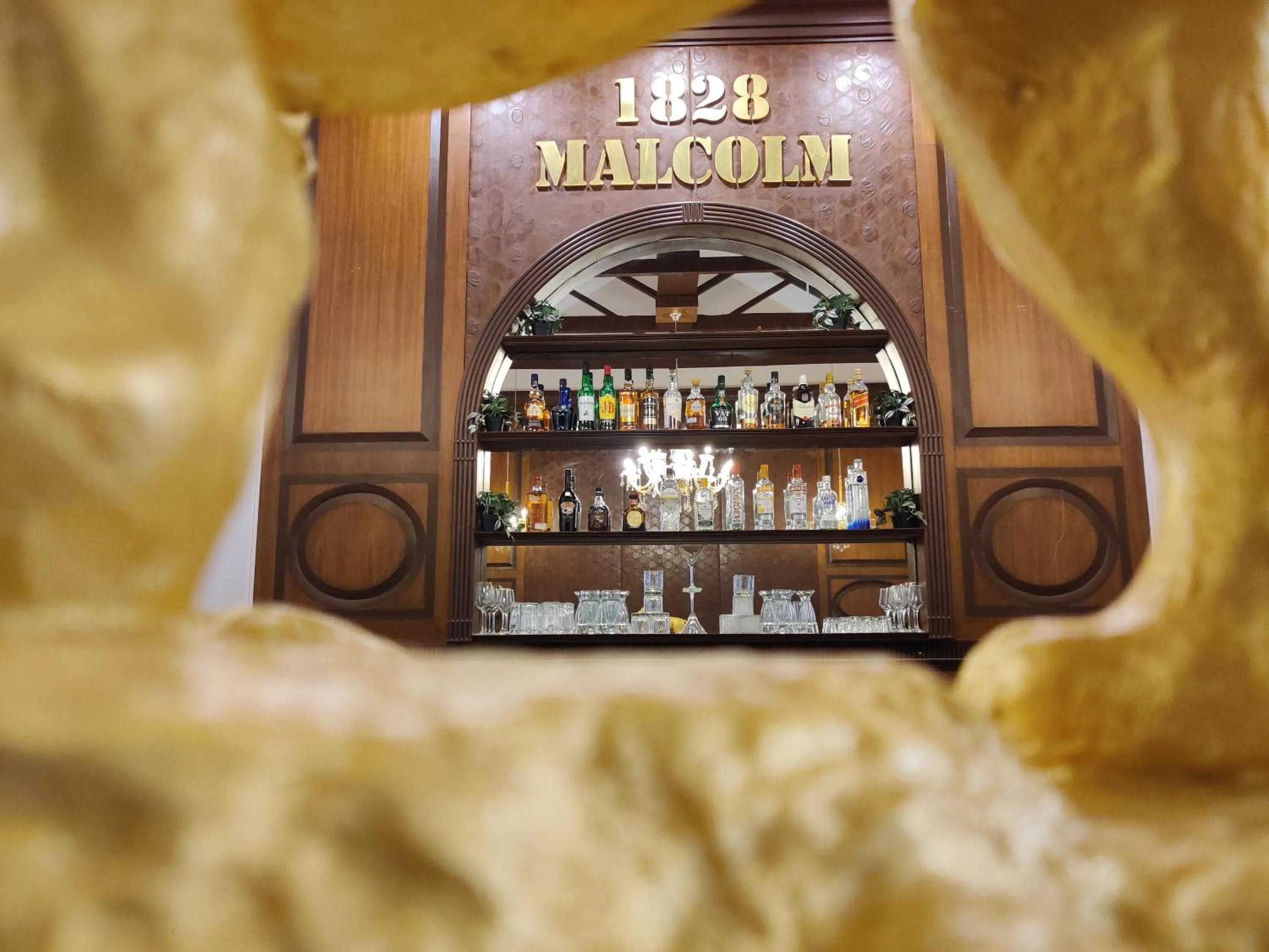 Lounge or bar in Chambers Mahabaleshwar, A Club Mahindra Associate Resort