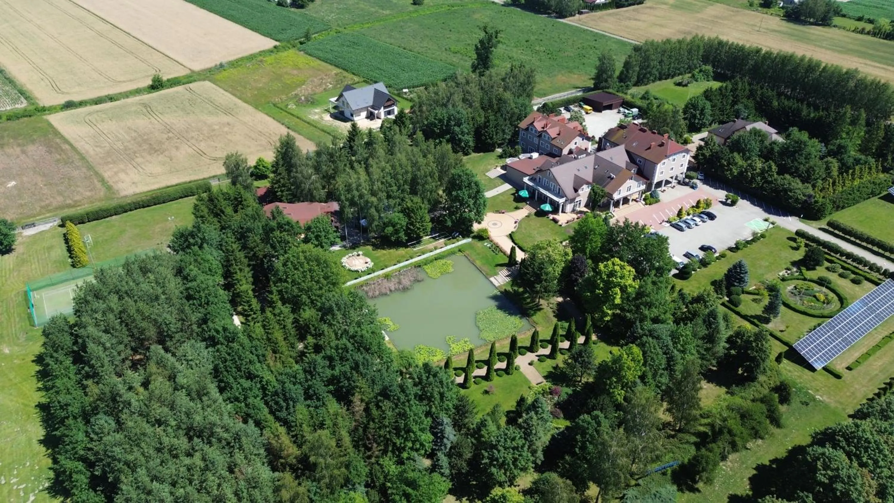 Hotel Chabrowy Dworek