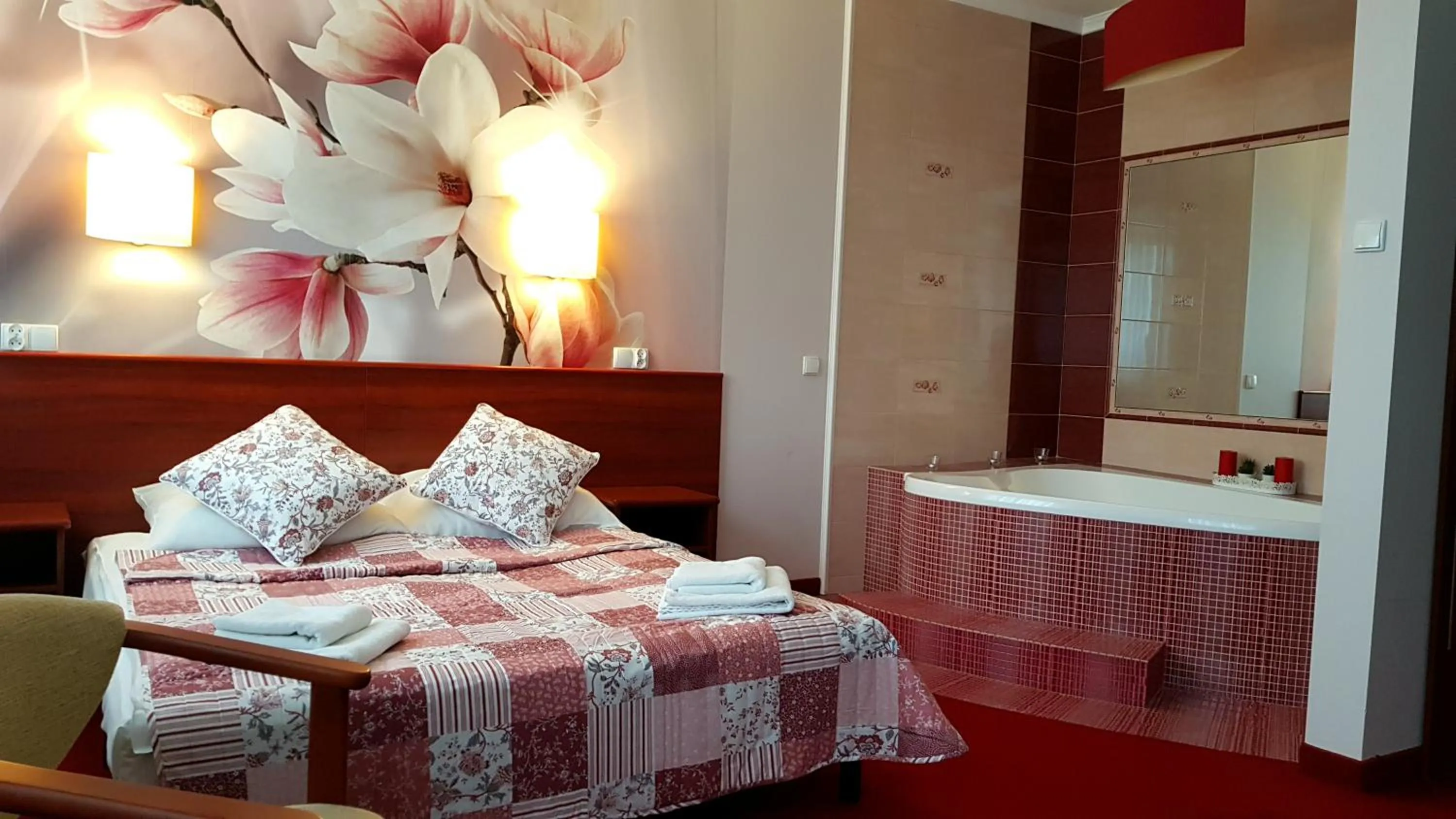 Bath, Bed in Hotel Chabrowy Dworek