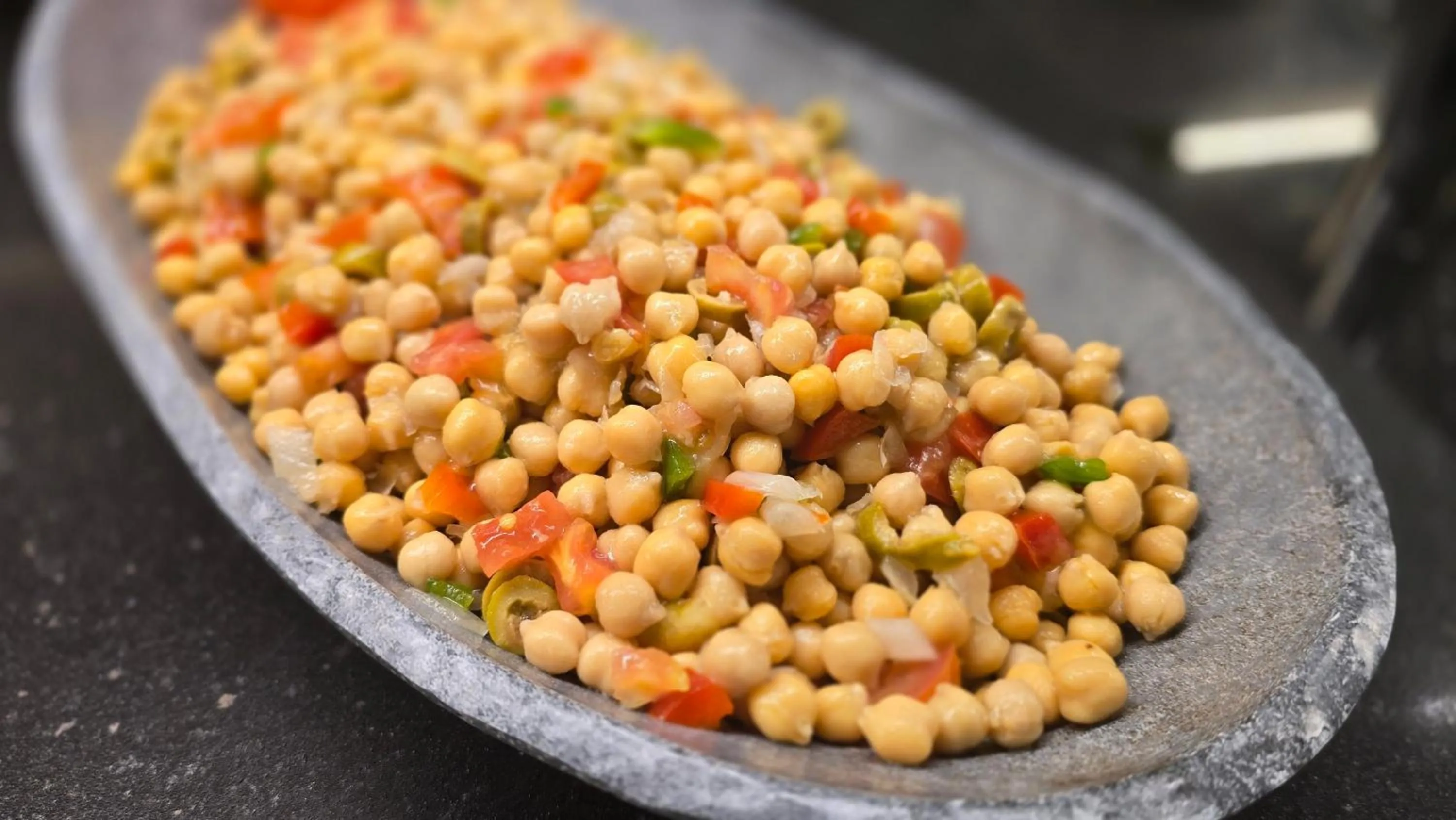 Restaurant/places to eat in Leman Hotel y Apartamentos