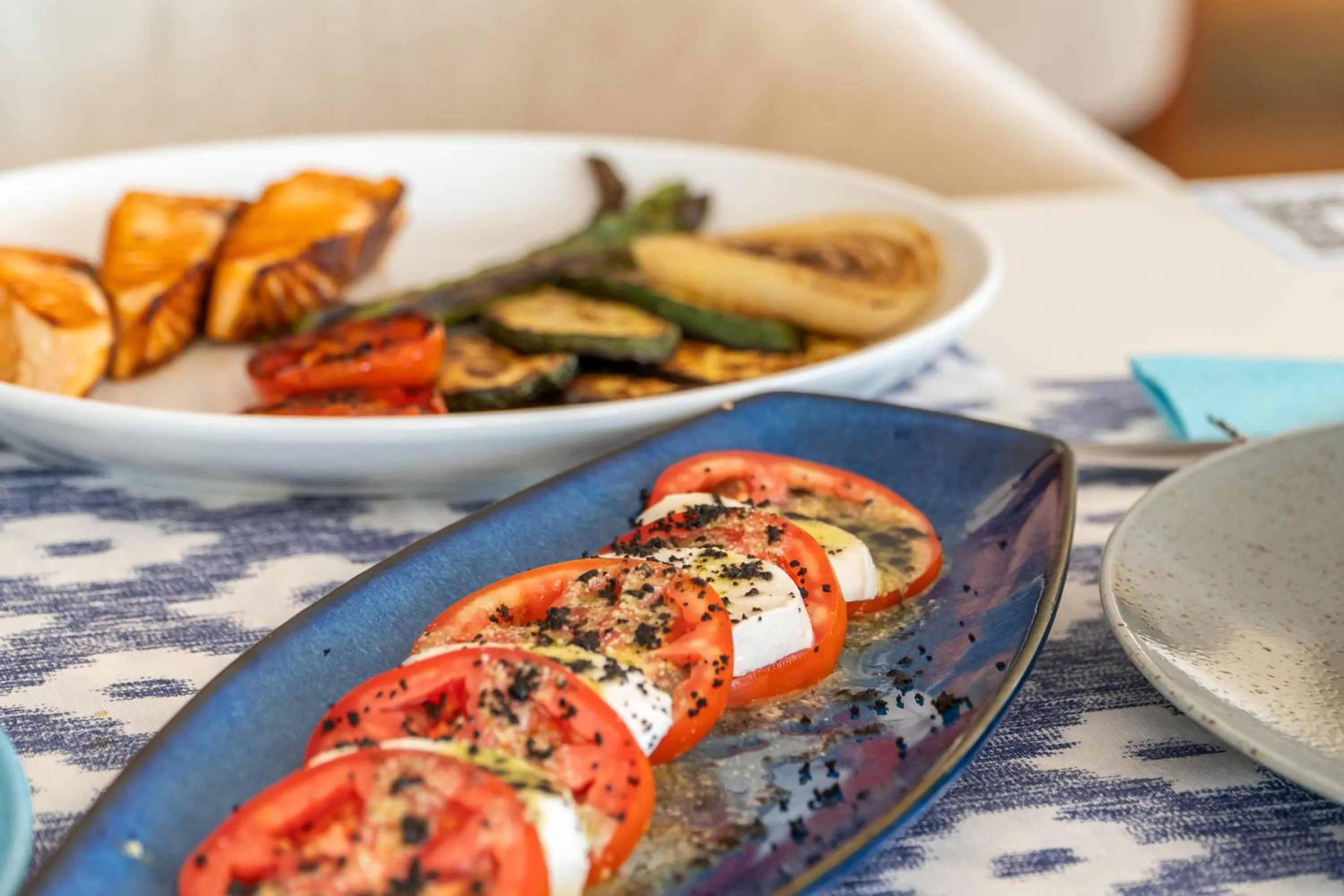 Restaurant/places to eat in Leman Hotel y Apartamentos