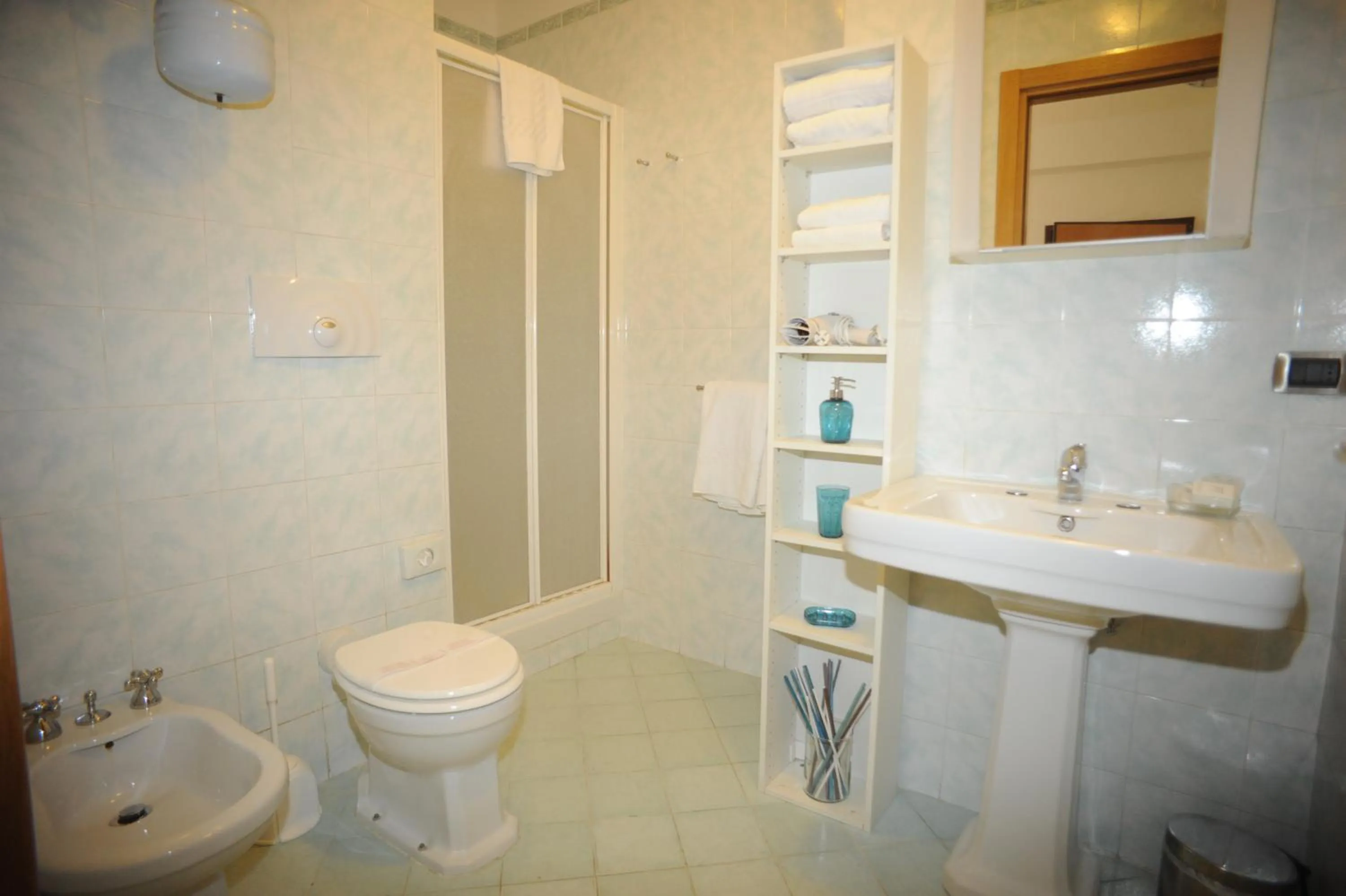 Shower in Lux Appartamenti