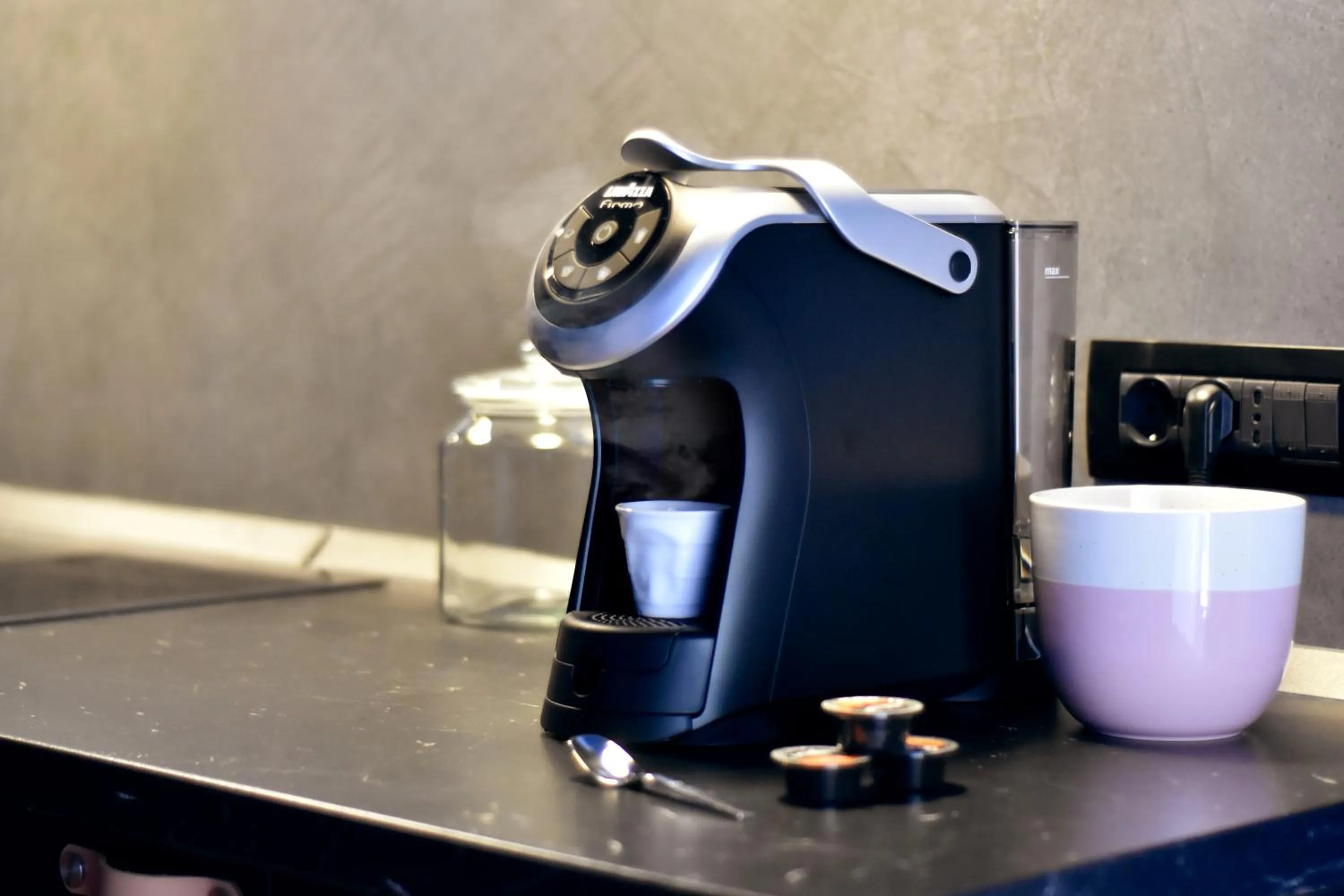 Coffee/tea facilities in XVIII Arcano