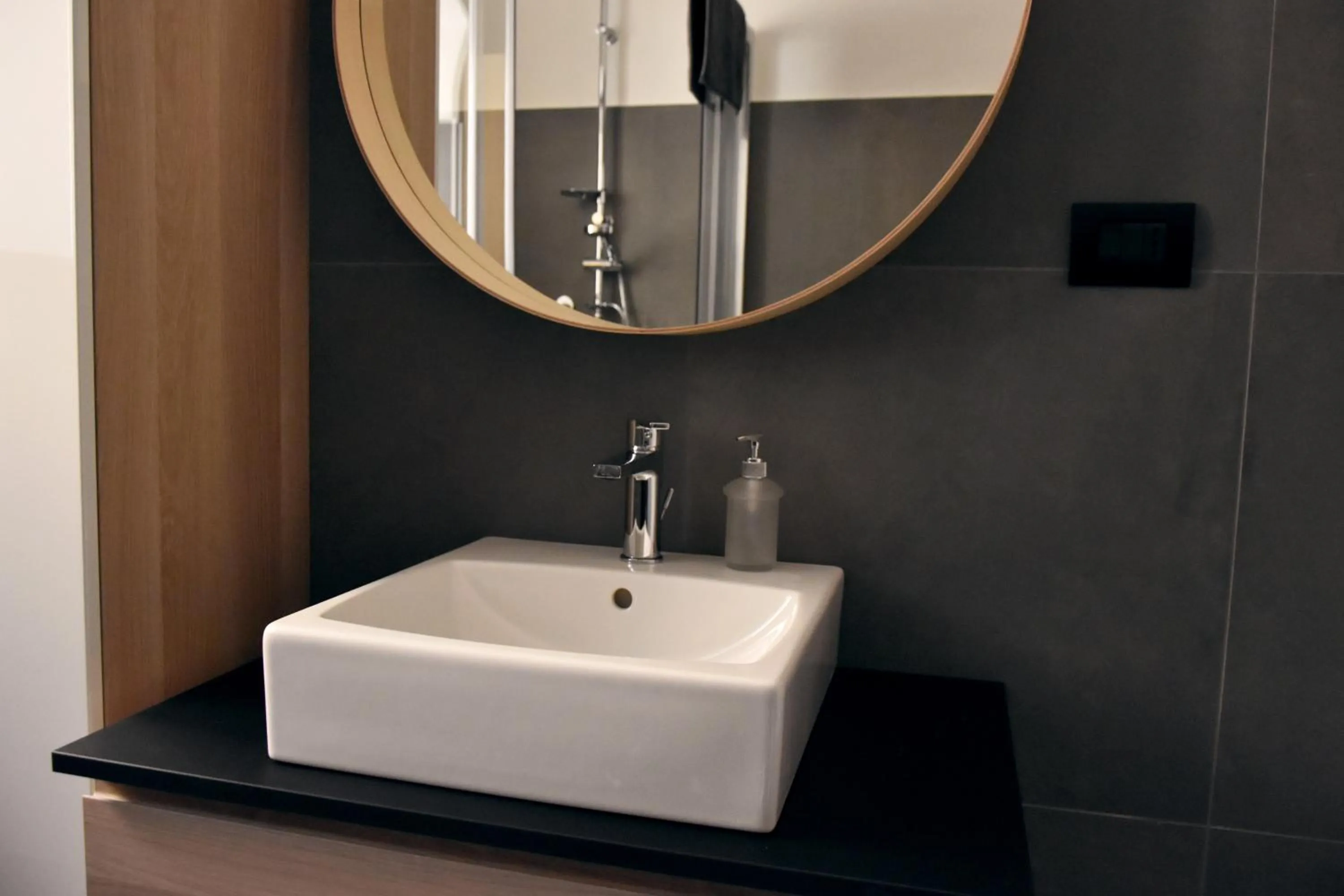 Shower in XVIII Arcano