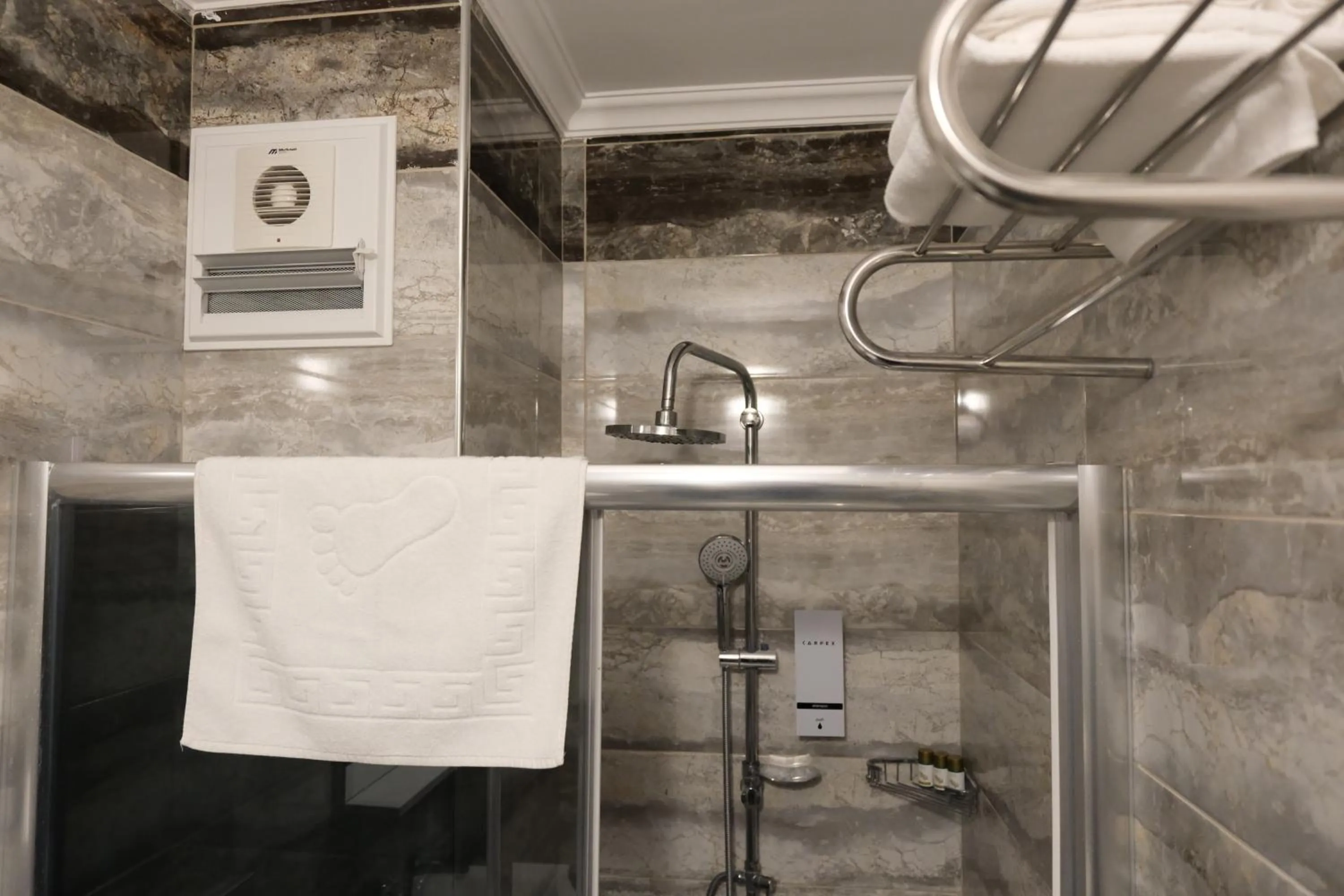 Shower in Şahin Tepesi Suite Otel