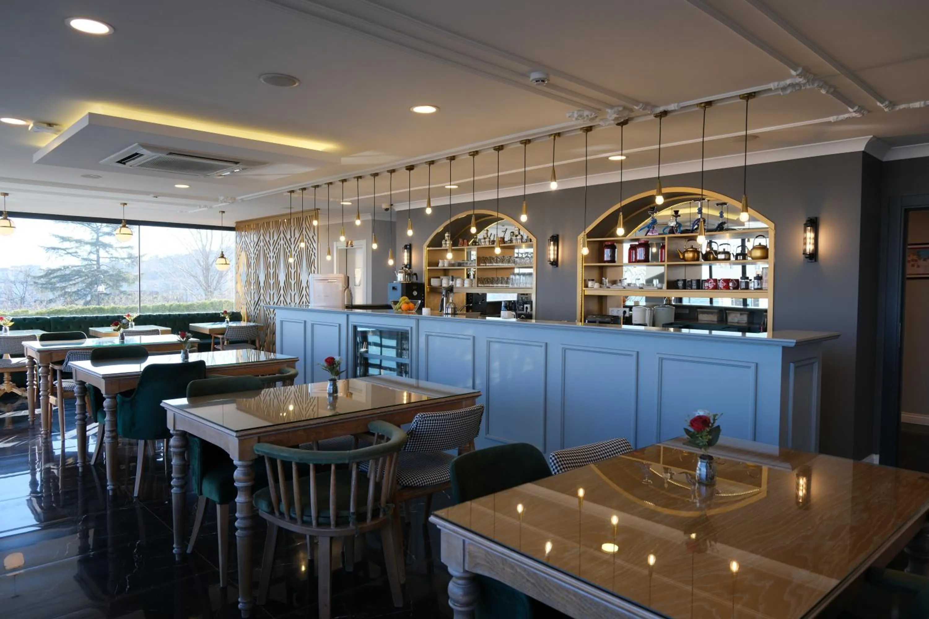 Restaurant/places to eat in Şahin Tepesi Suite Otel