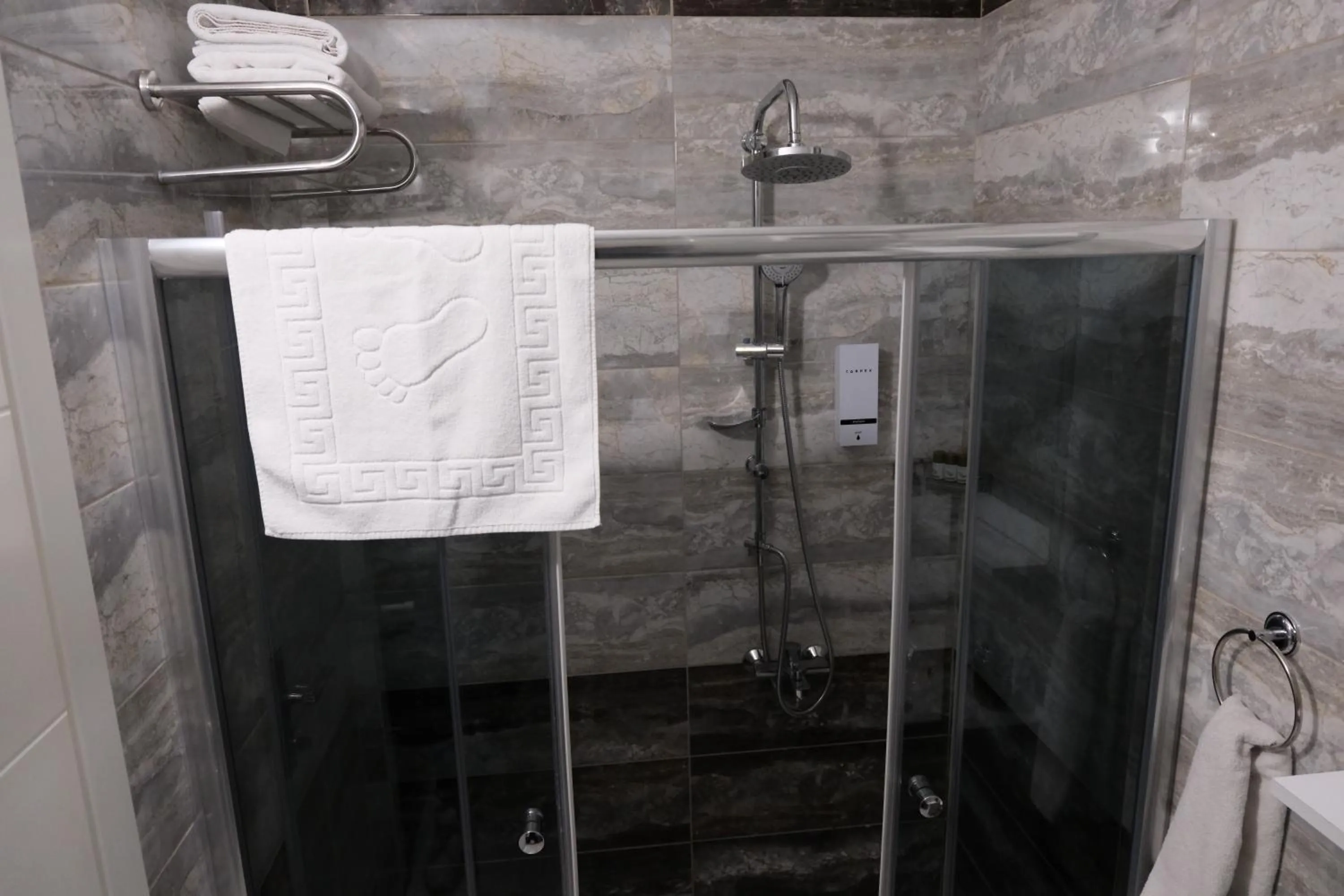 Shower in Şahin Tepesi Suite Otel