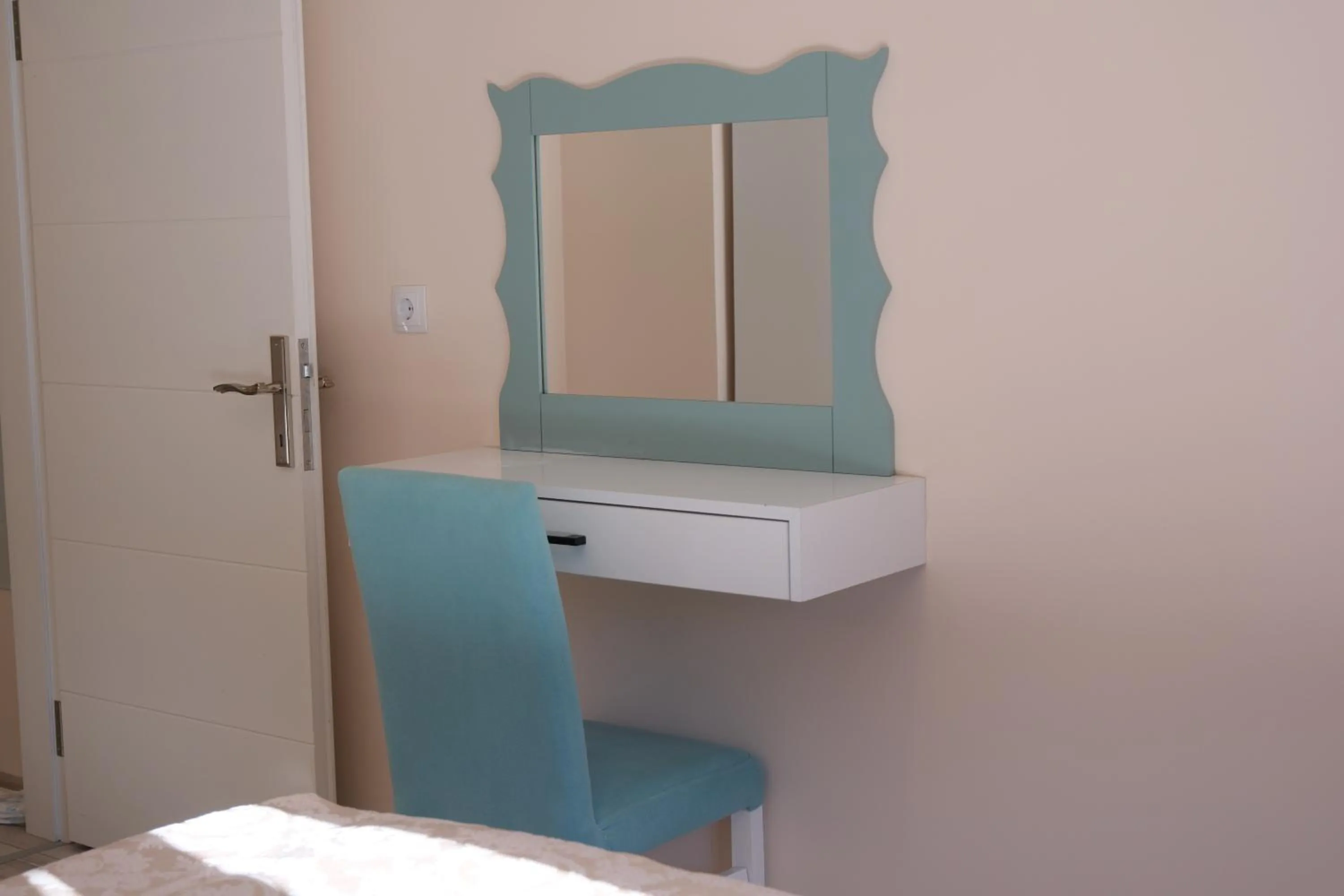 wardrobe in Şahin Tepesi Suite Otel